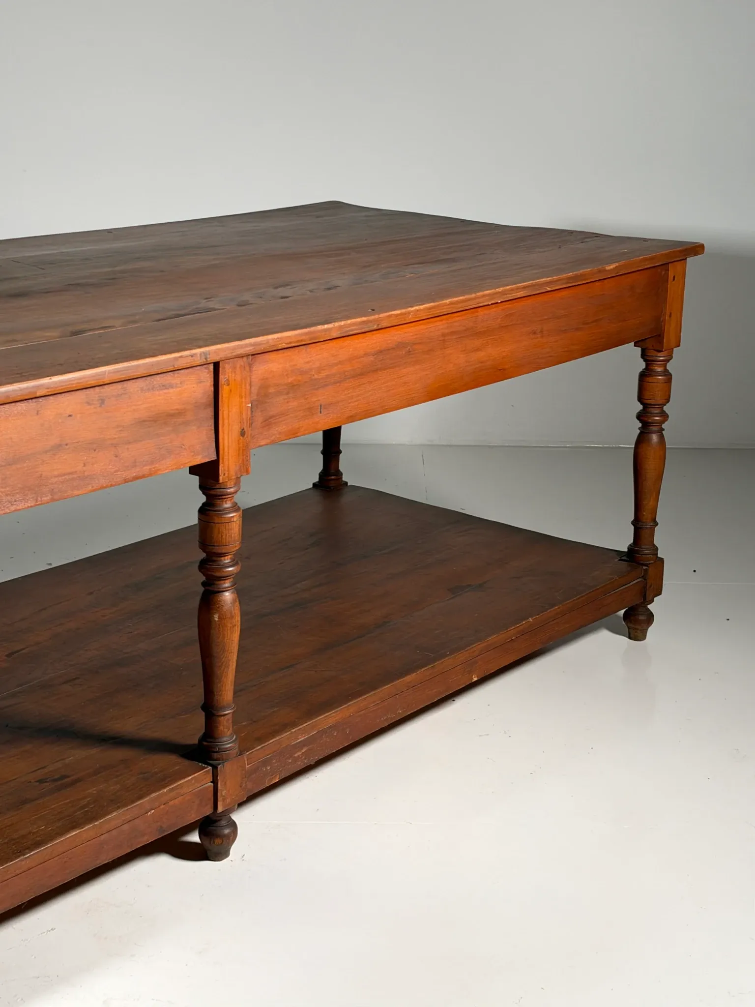 Table drapier belge vers 1920
