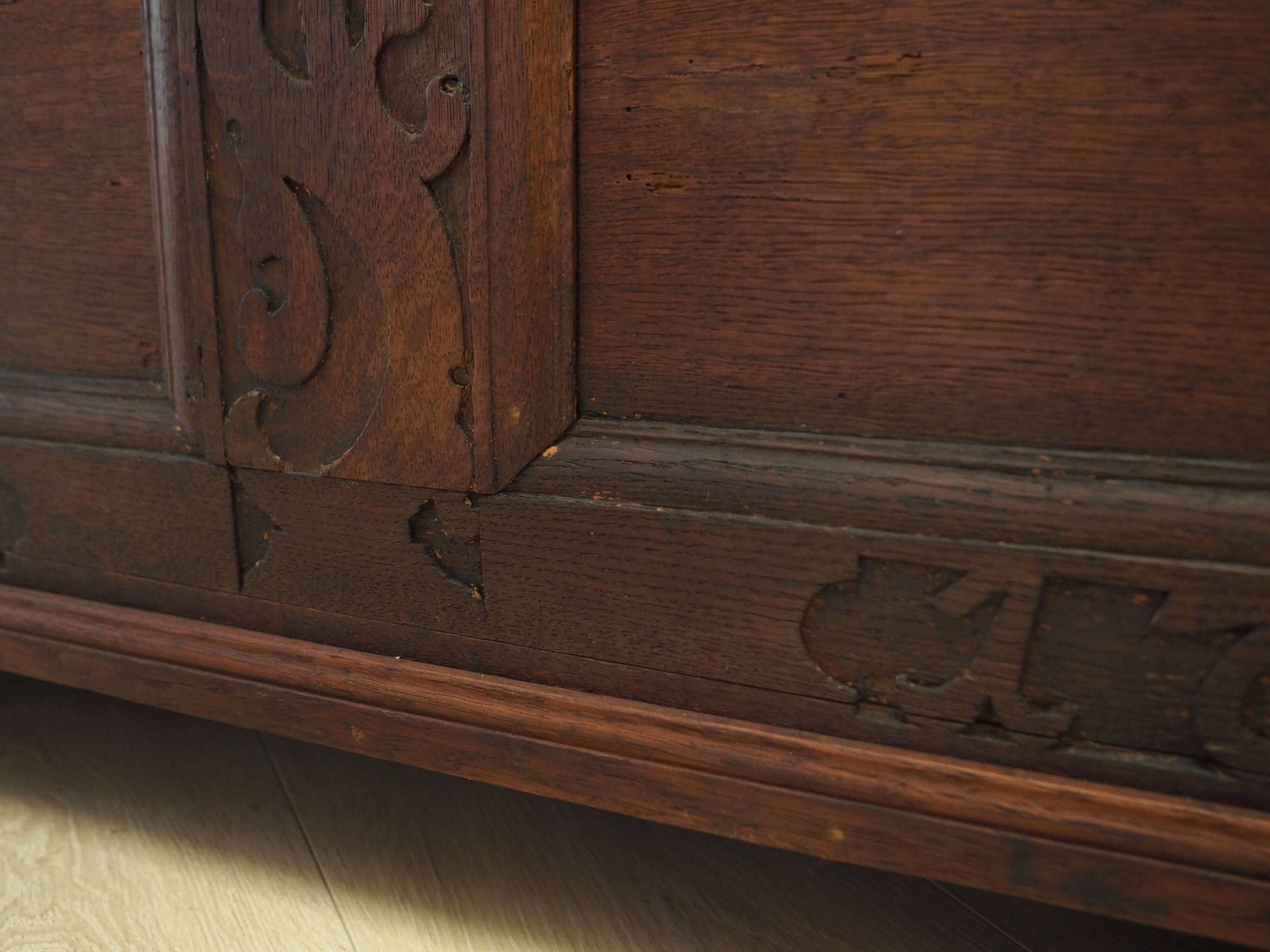 Oak chest, Scandinavian design, 18th century