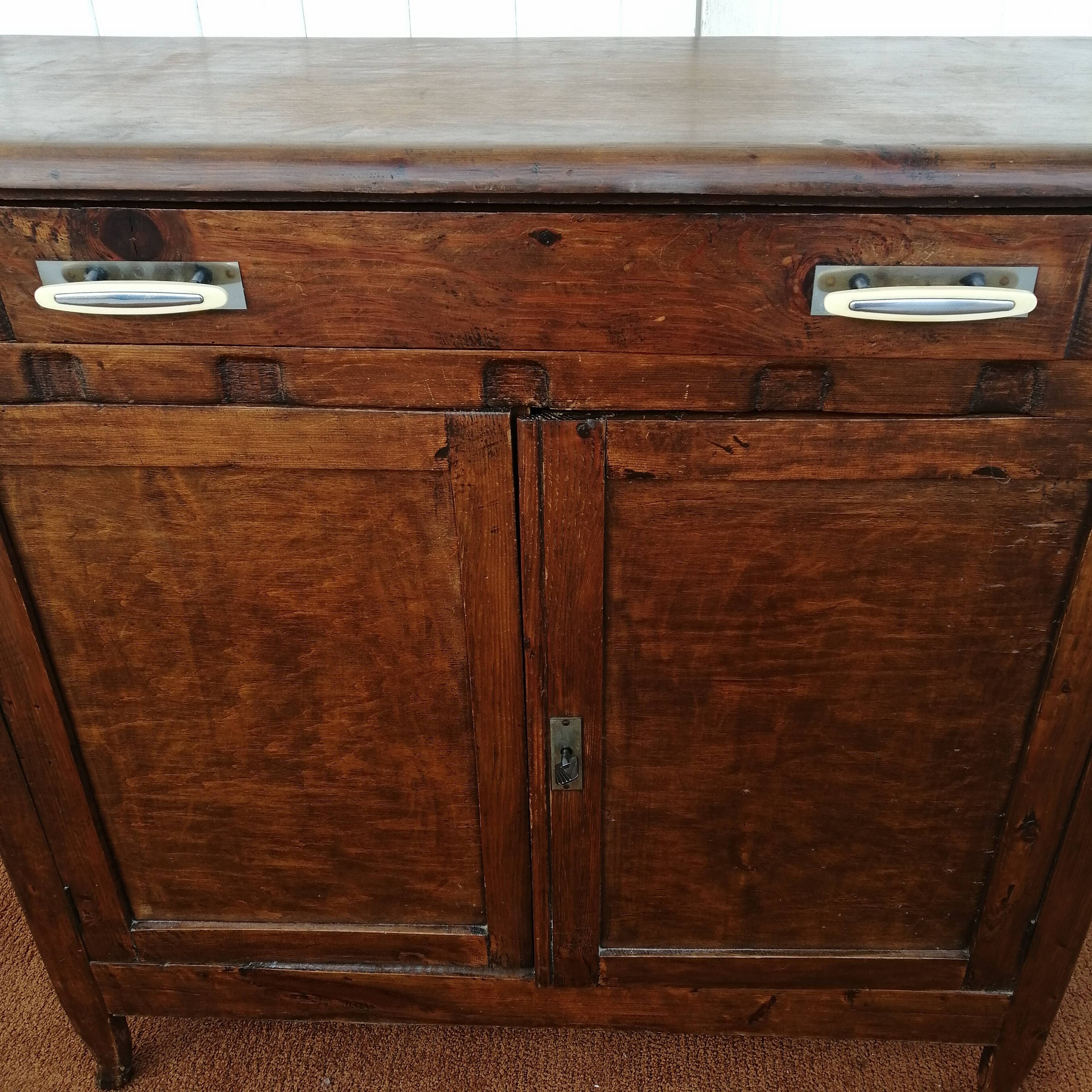 1950s Parisian style buffet