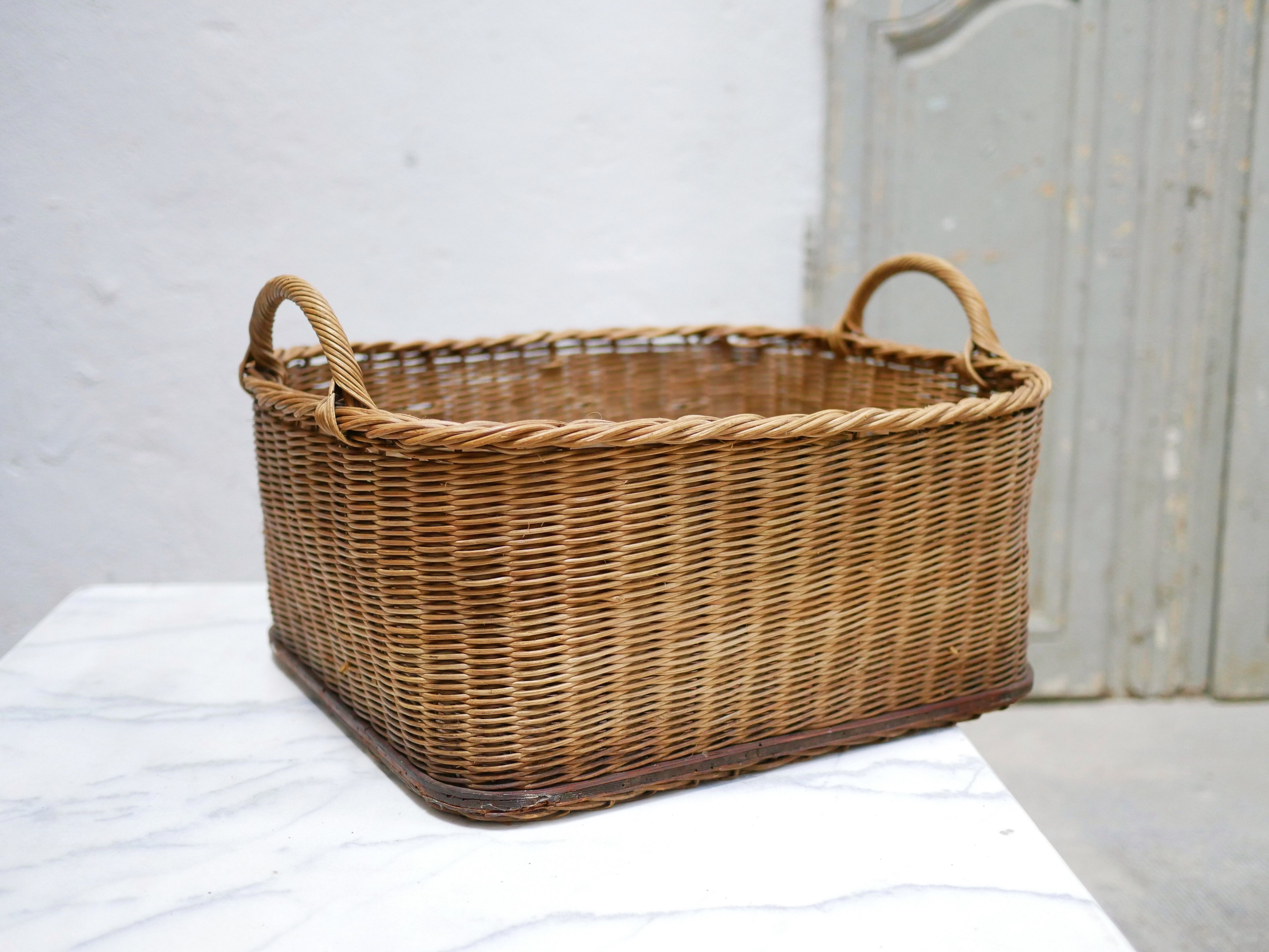 Panier vintage en rotin et en bois