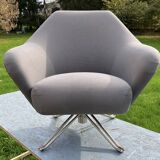 P 32 Armchair Osvaldo Borsani for Tecno