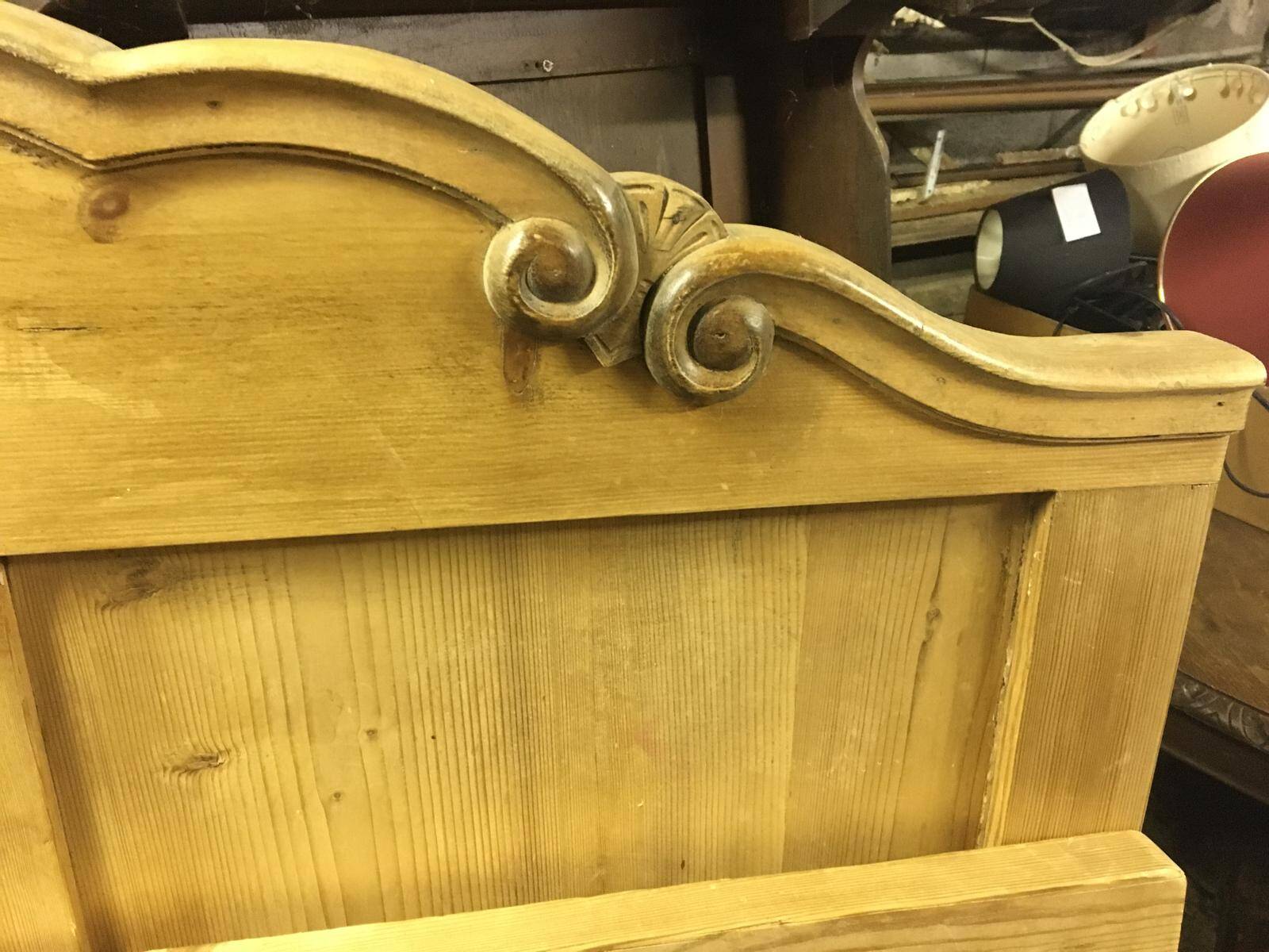 Lits antiques en pin