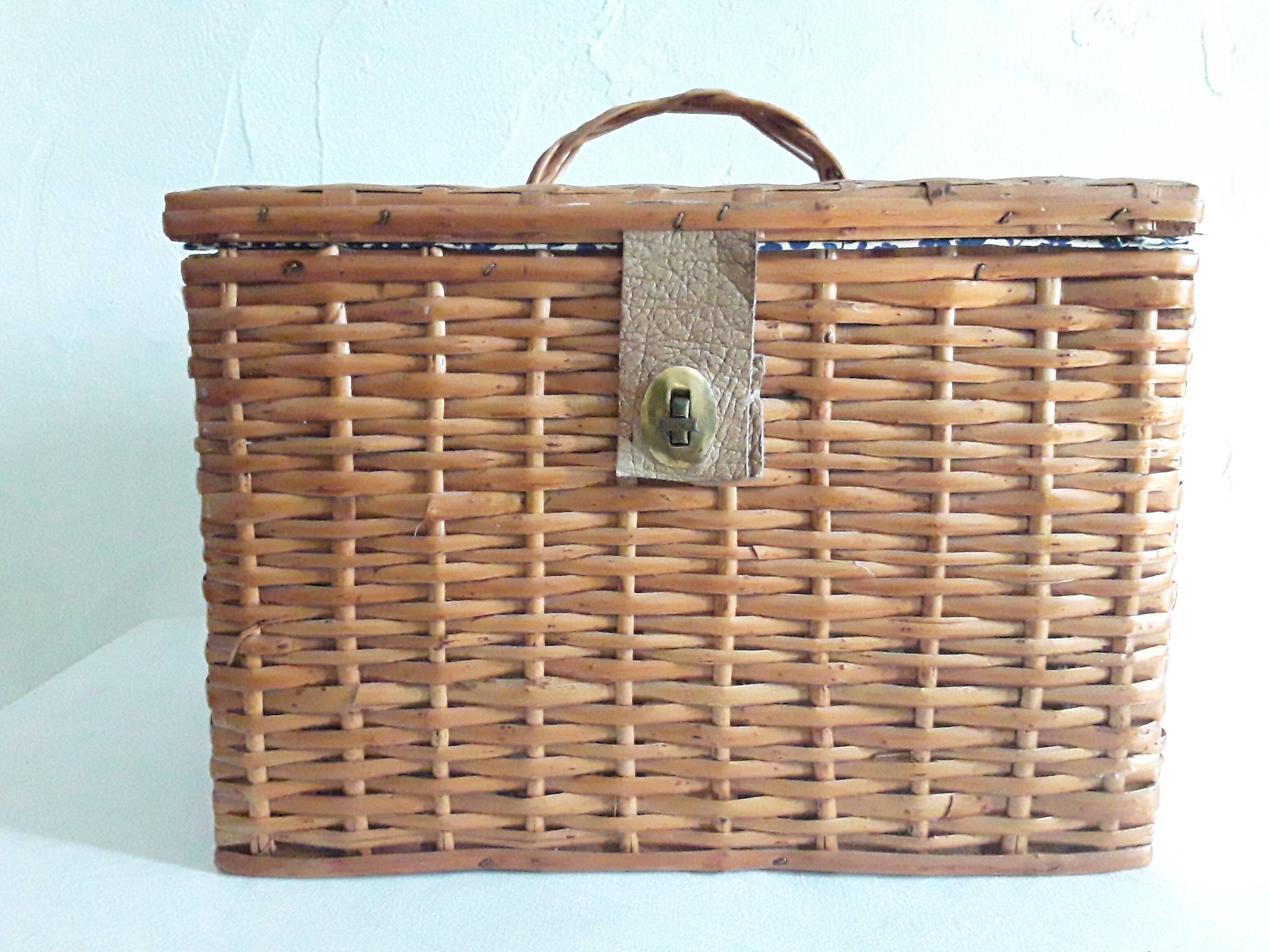 Vintage rattan suitcase trunk basket with lid