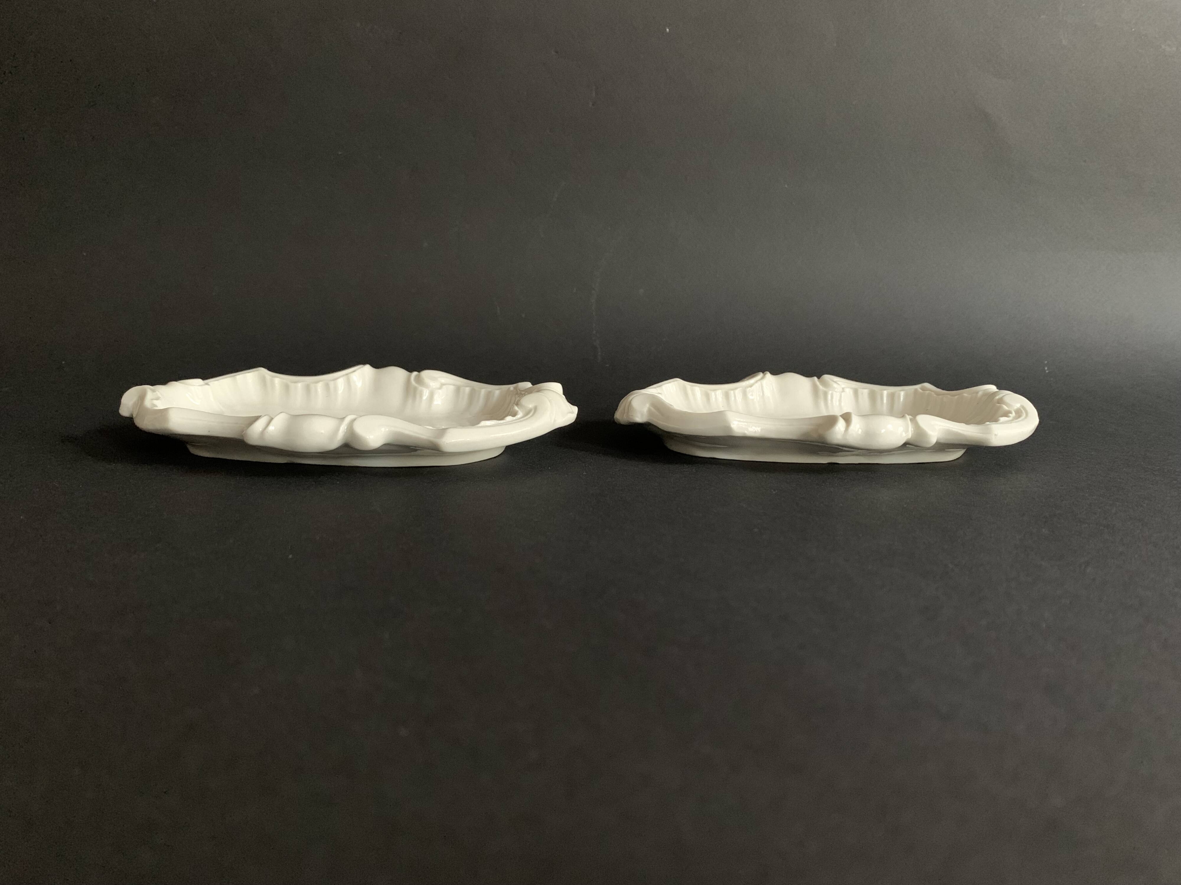 Meissen porcelain shell-shaped bowls, early 19th century, Germany