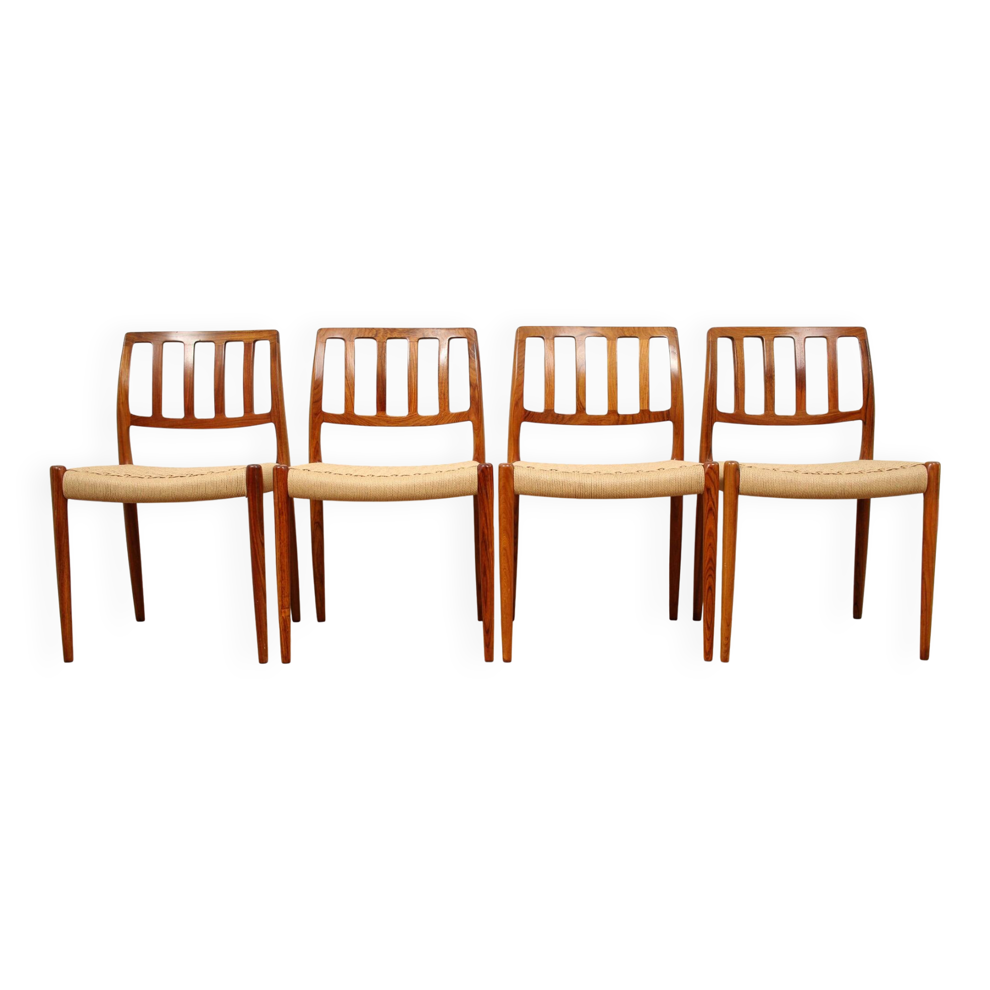Ensemble de 4 chaises de salle à manger modèle 83 par Niels O. Møller pour JLMøller