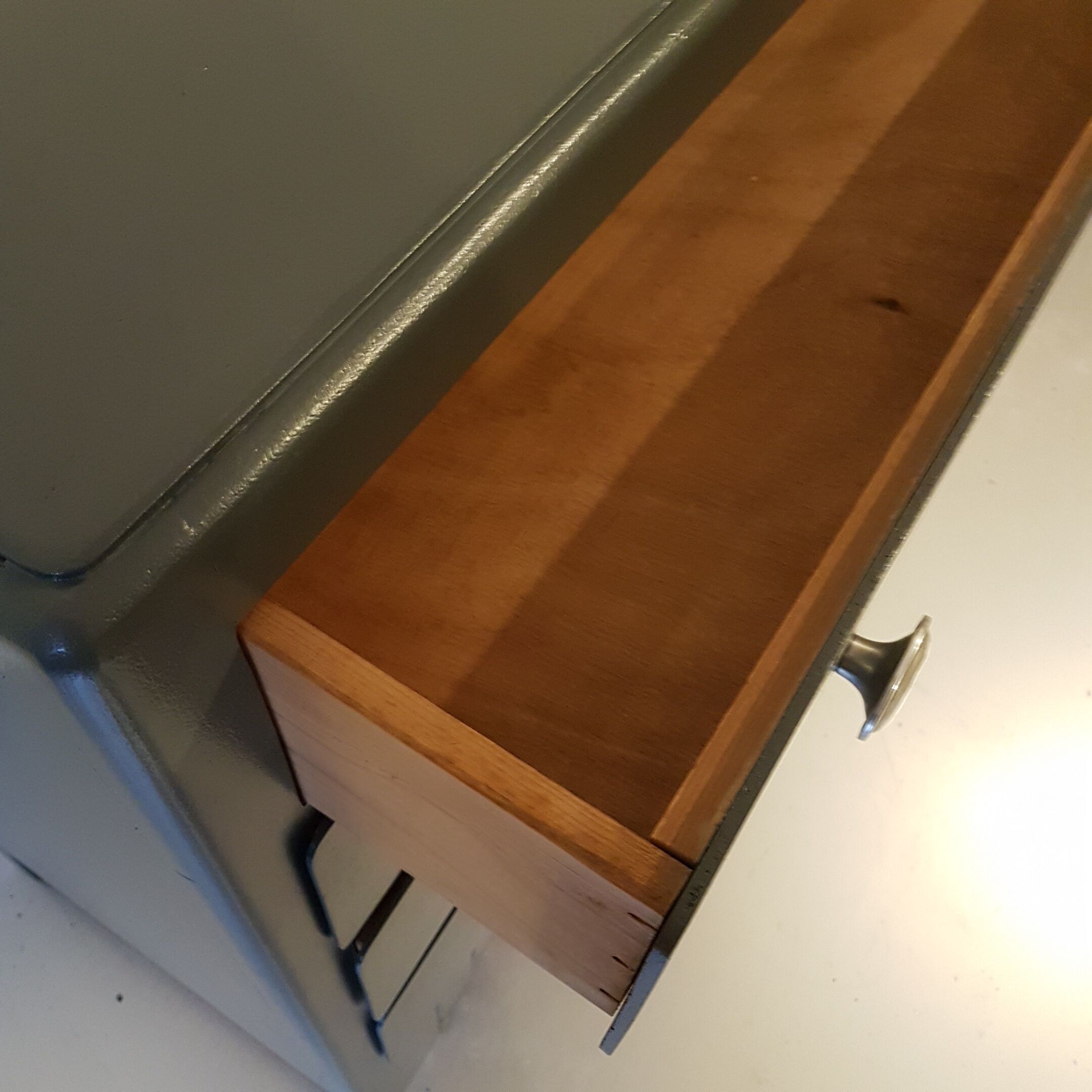 Art deco dark gray chest of drawers