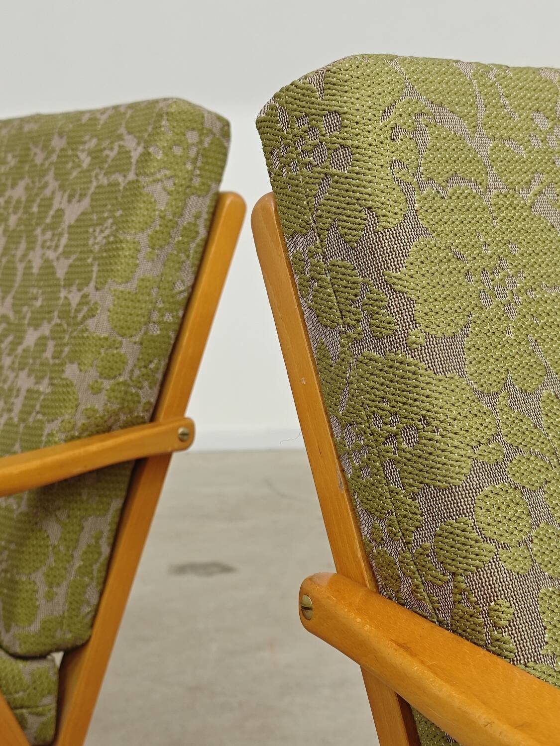 Pair of "boomerang" armchairs by Antonin Suman for Ton "Thonet" 1960