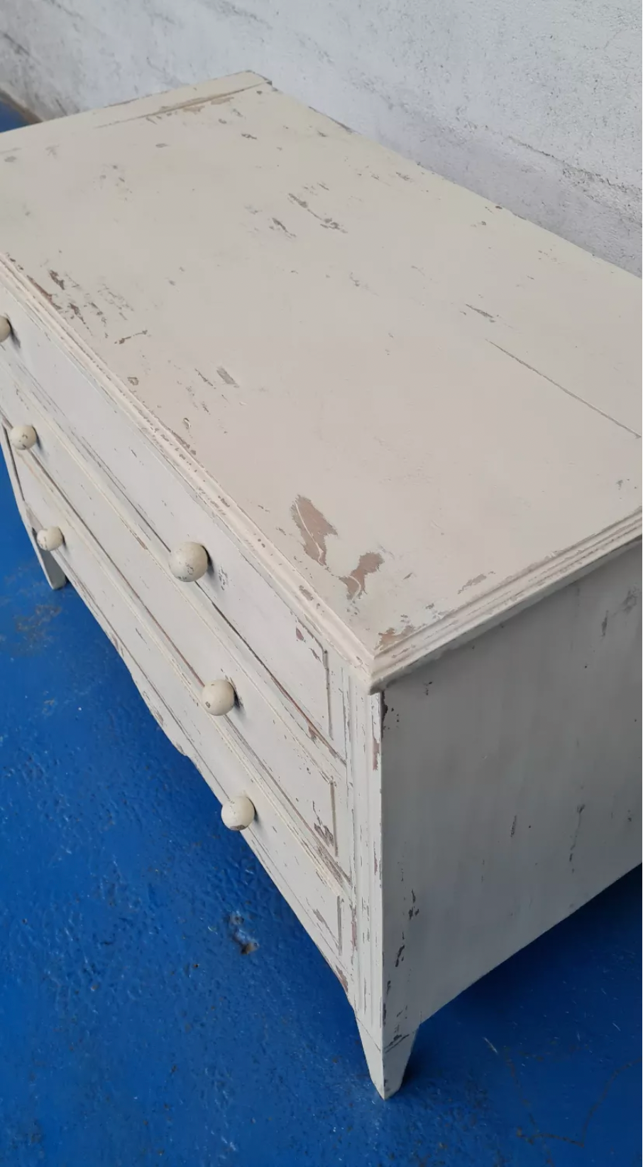 Commode patinée vintage