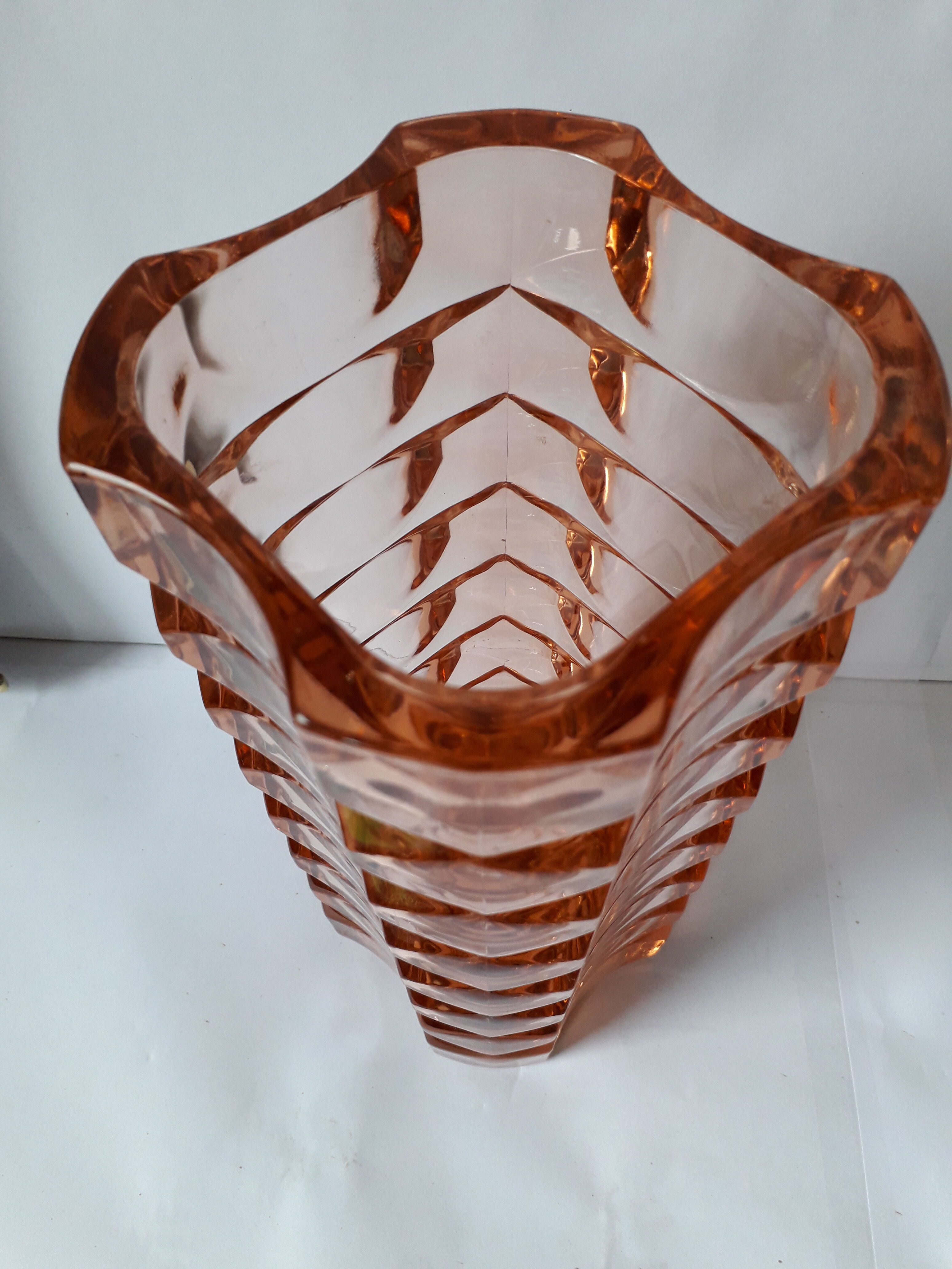 Pink glass vase waist