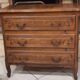 Commode ancienne en bois avec 3 tiroirs