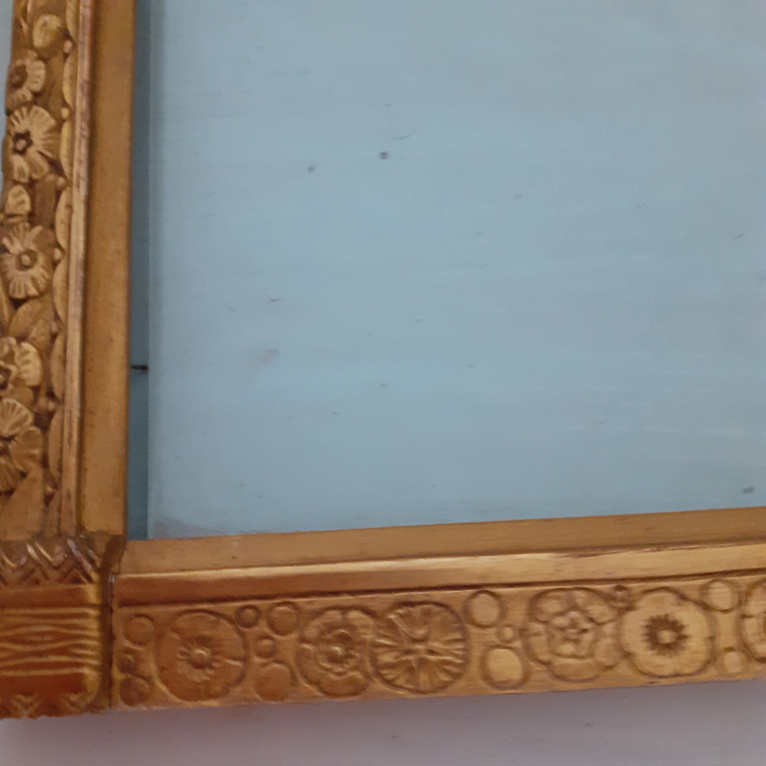 Golden Art Deco frame with fine gold