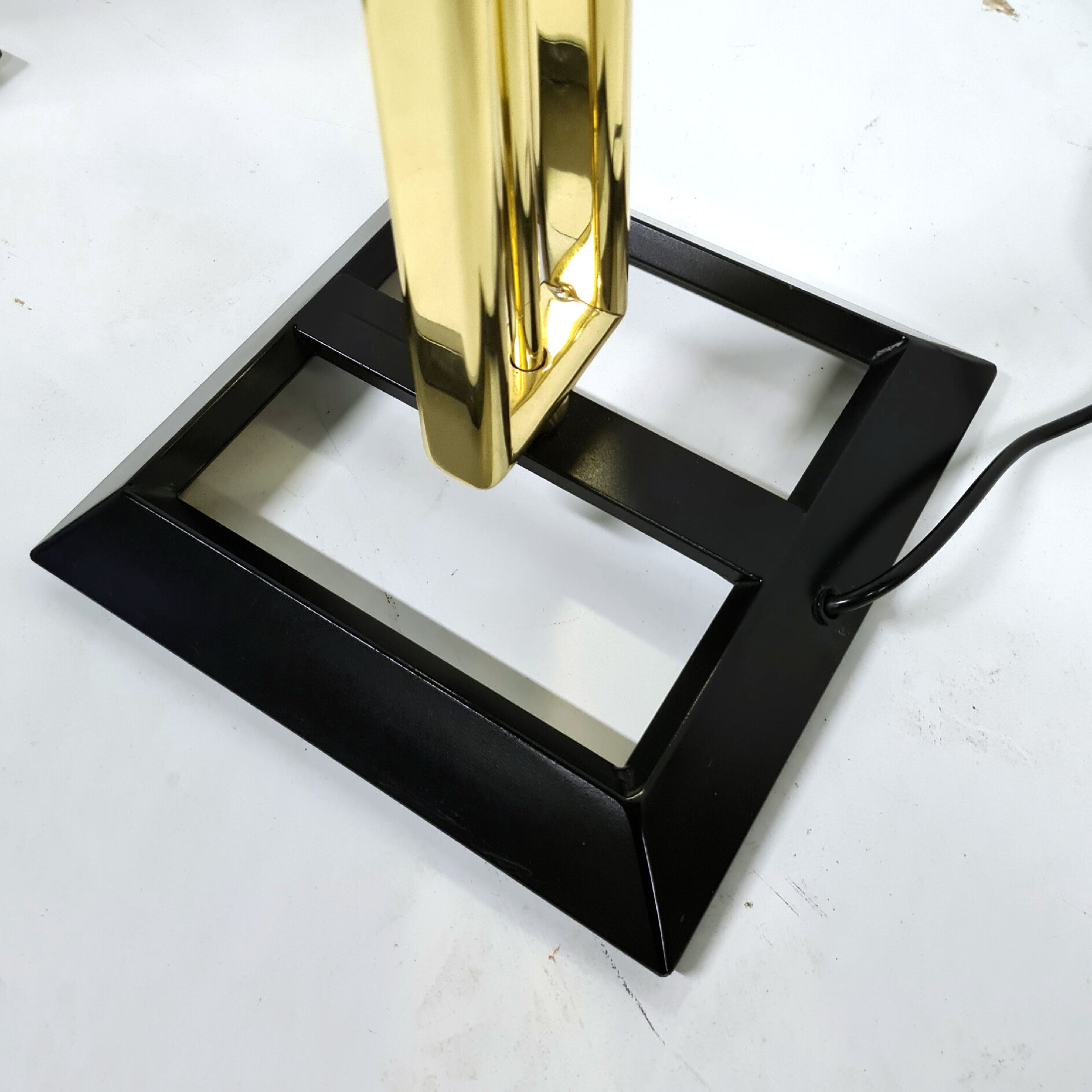 Set of two sculptural Hollywood regency brass table lamps, 1970s