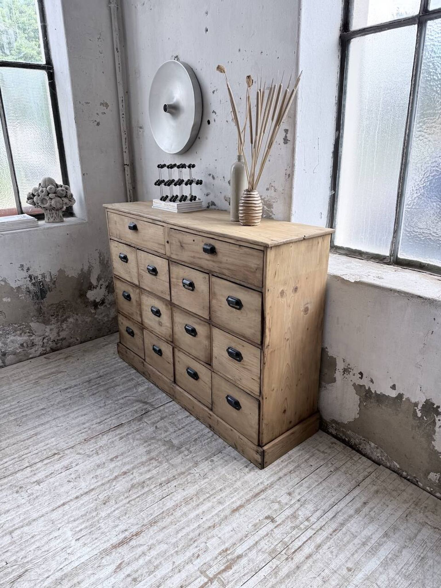 Meuble de métier pin à tiroirs 1950