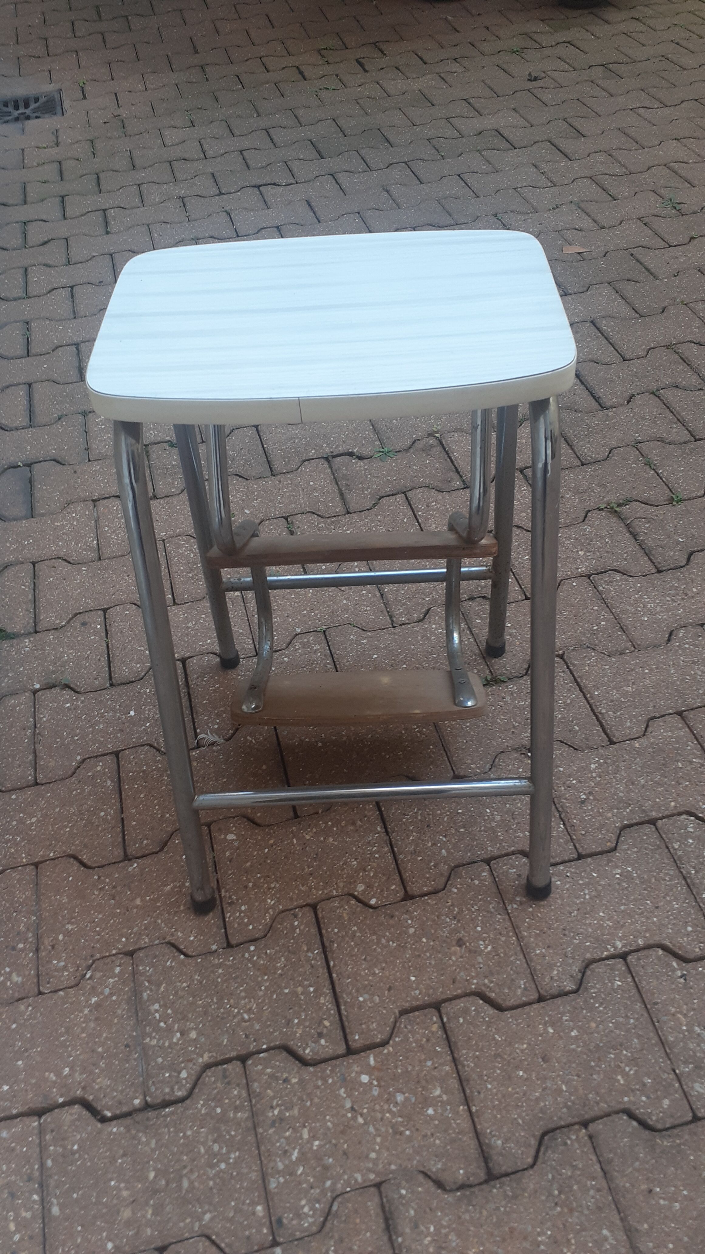 Stepladder stool