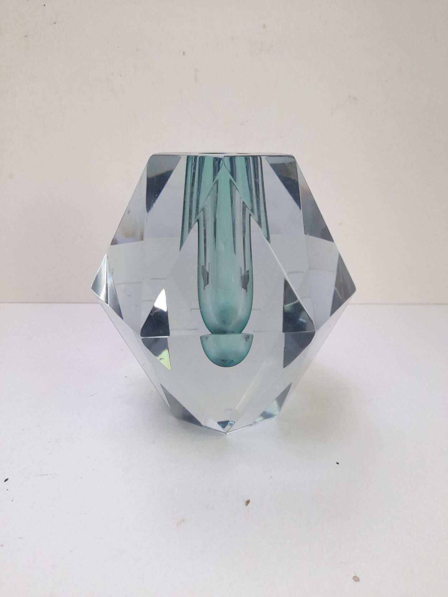 Facet vase Asta Strömberg signed
