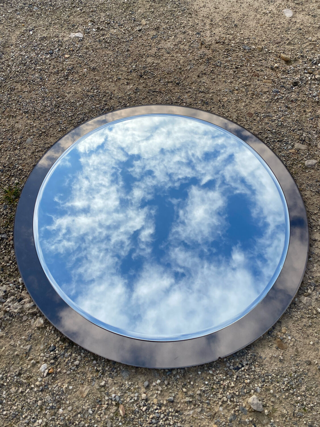 Round mirror design 1970