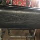 Chaise skaï noir vintage 1960