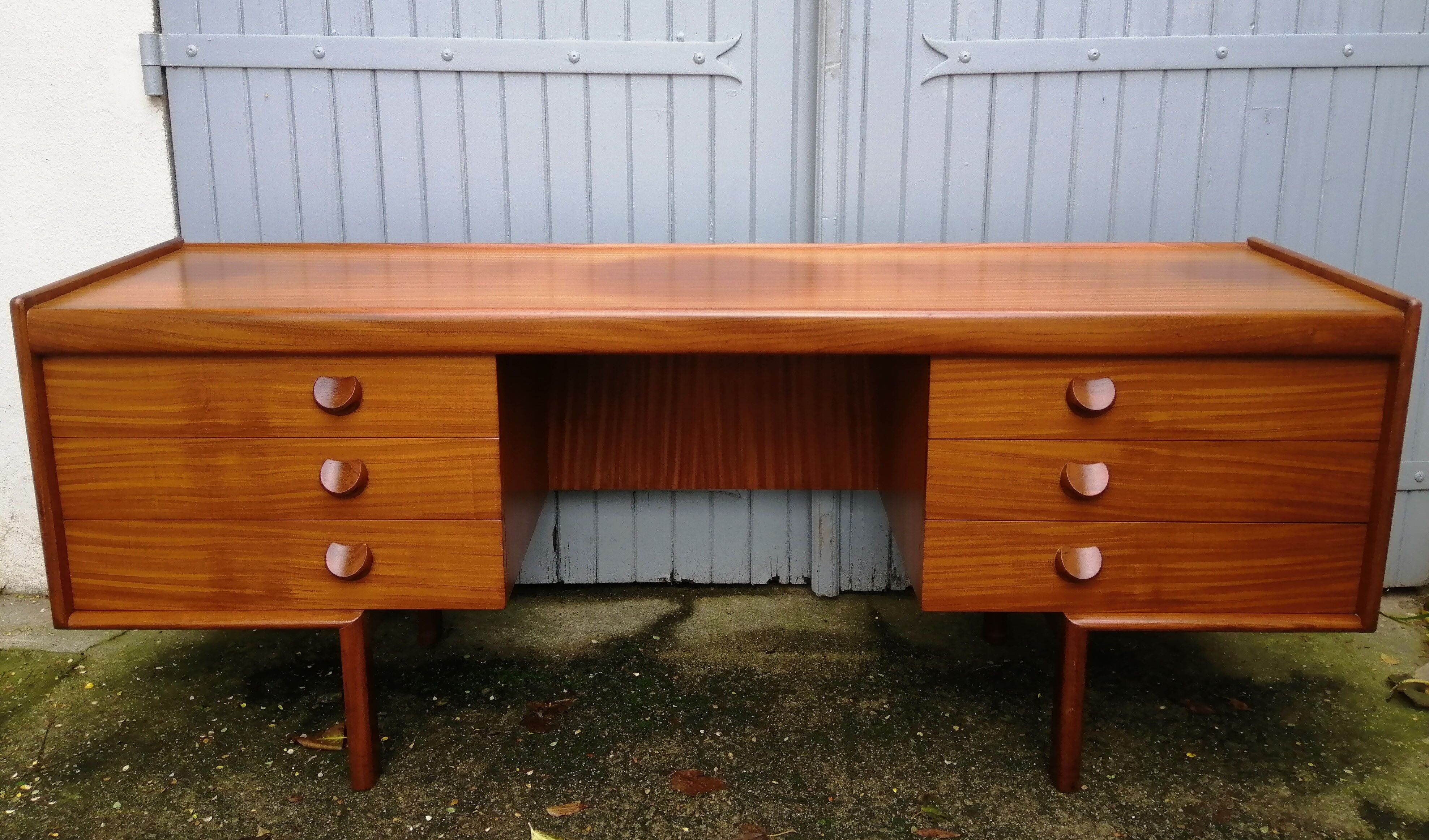 Teak dressing table from the 60s by White & Newton