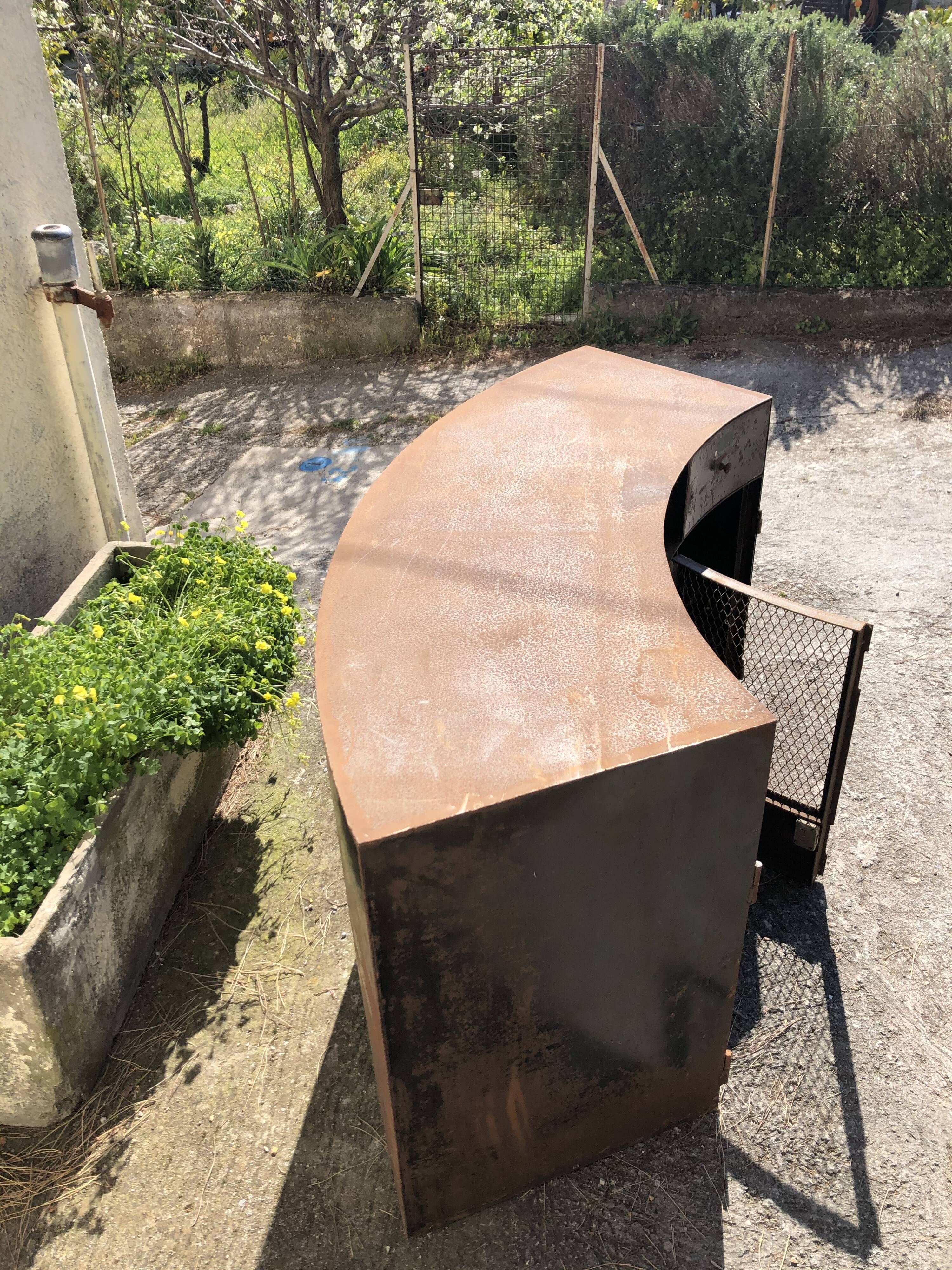 Meuble comptoir industriel en métal et fer forgé