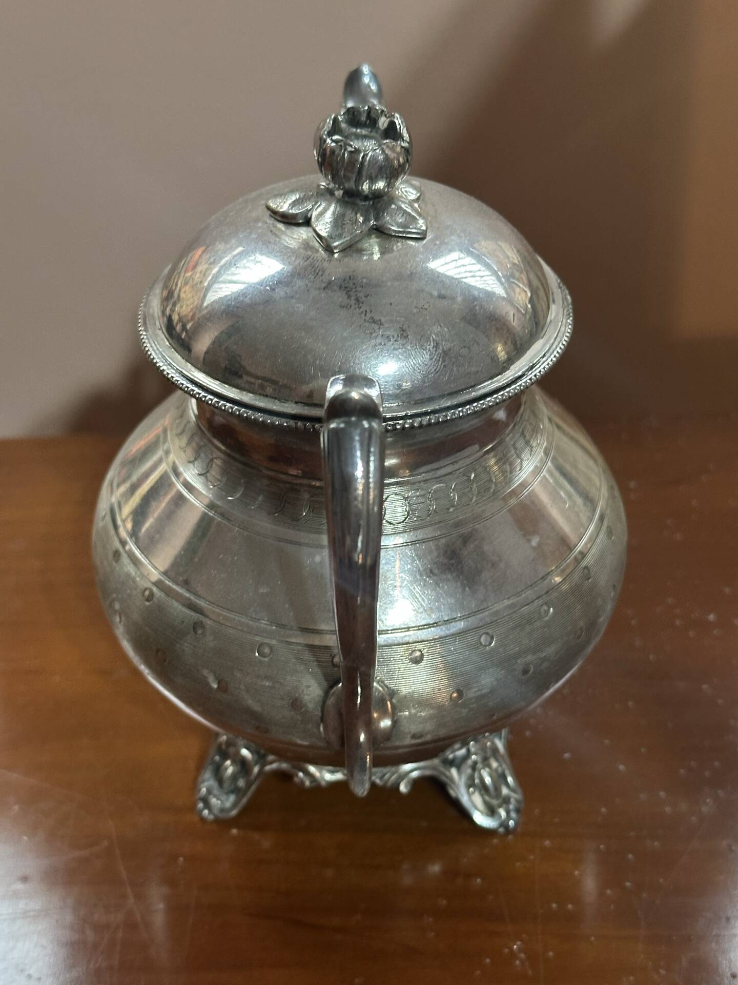 Silver-plated metal sugar bowl from the Art Nouveau period.