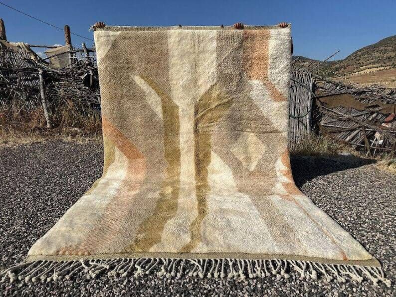 Beige and ecru Moroccan Mrirt 300x200 cm – natural abstract pattern