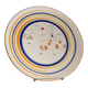 Assiette murale en céramique crème d'Italie des années 1980 – Céramiques de studio – Peinte à la main, art populaire du milieu du siècle