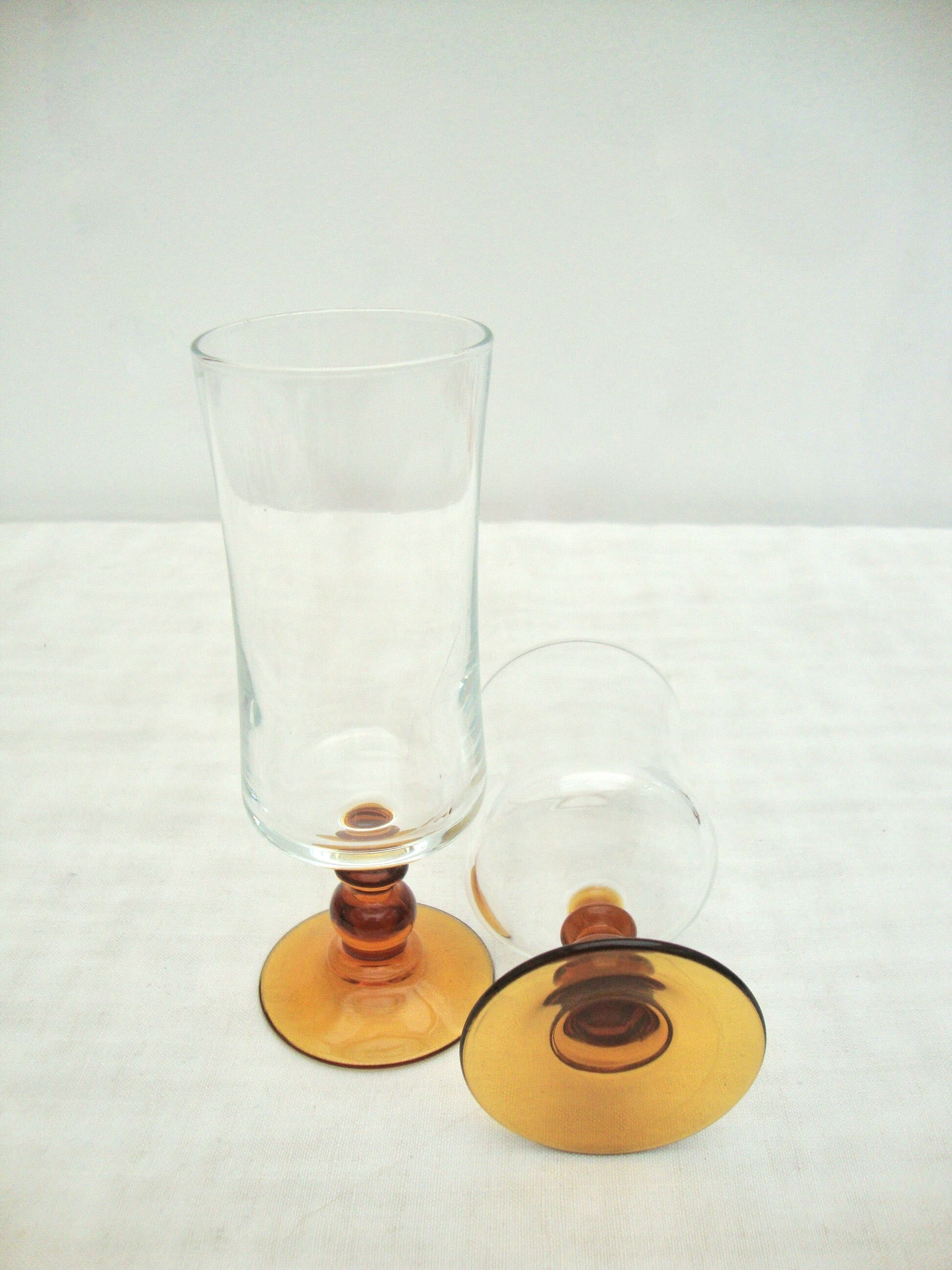 Plateau with 6 wine glasses and 6 champagne flutes