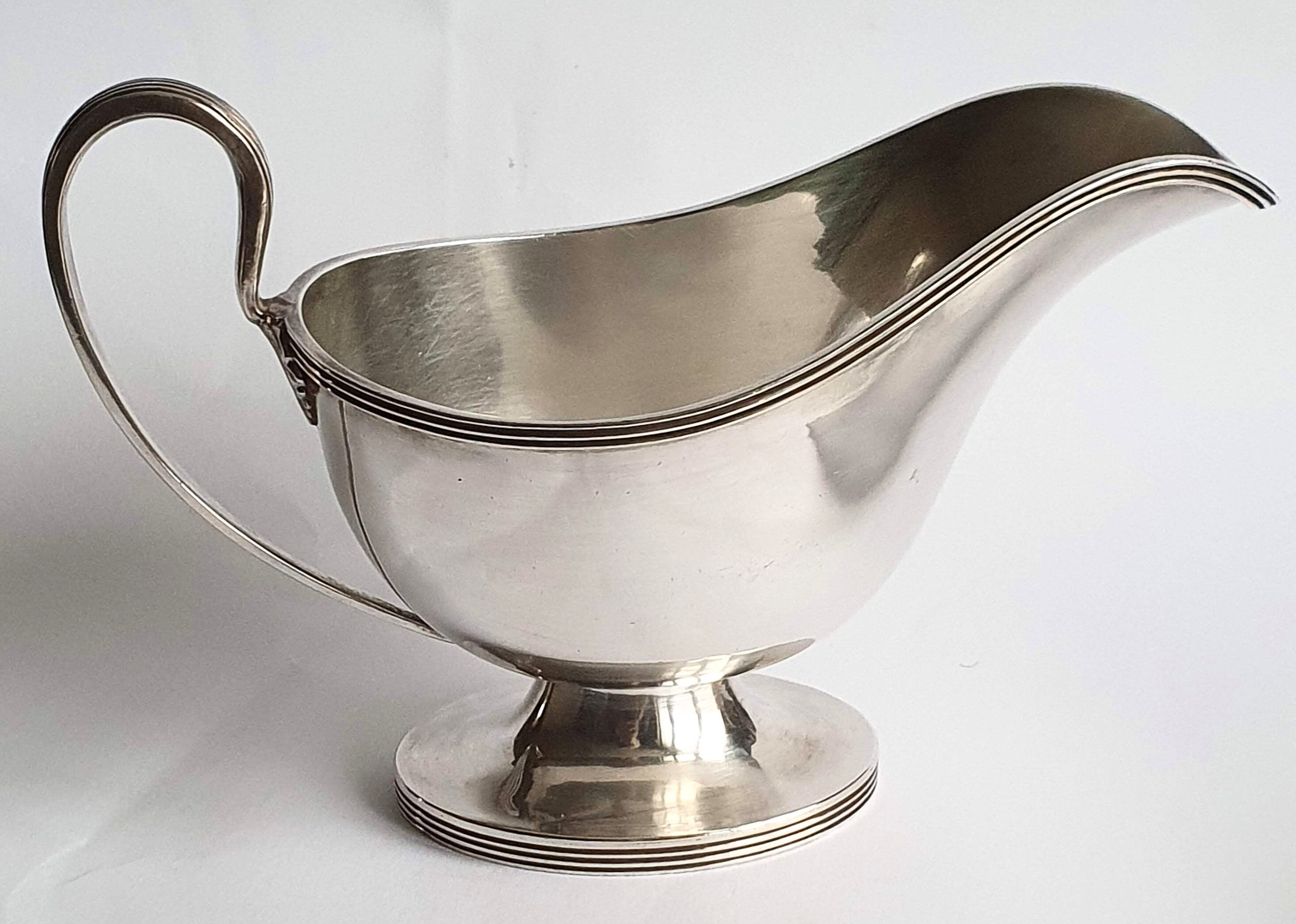 Mappin & Webb Sheffield London silver metal saucière