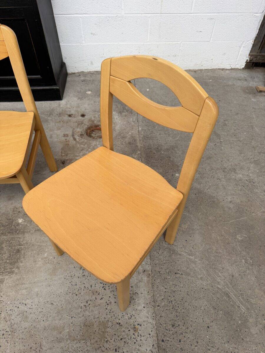 Suite de 6 chaises en hêtre