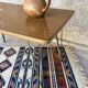 Petite table basse vintage en Formica - pieds Eiffel