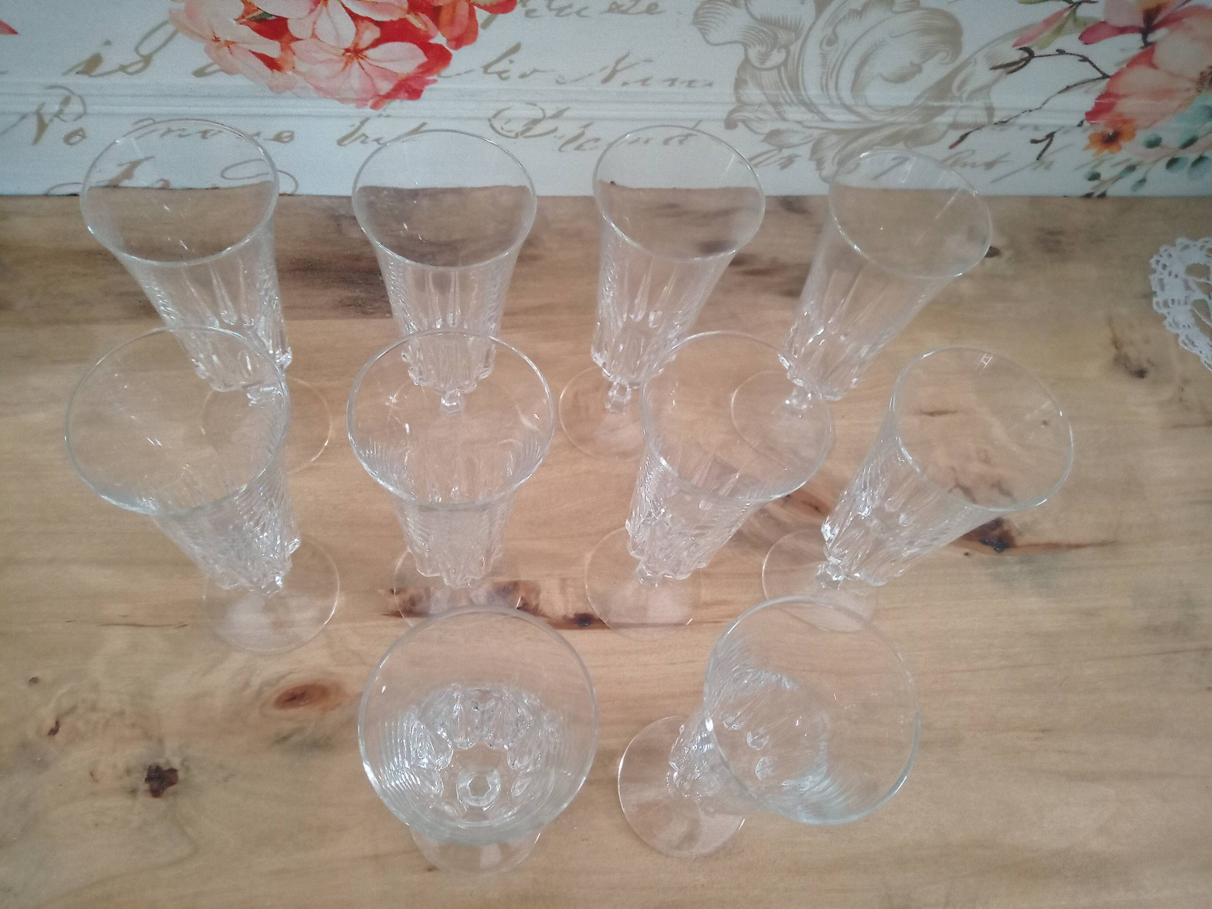 Lot de 10 flûtes à champagne en verre ciselé
