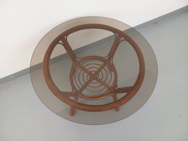 Table basse ronde vintage en verre fumé et rotin des années 70