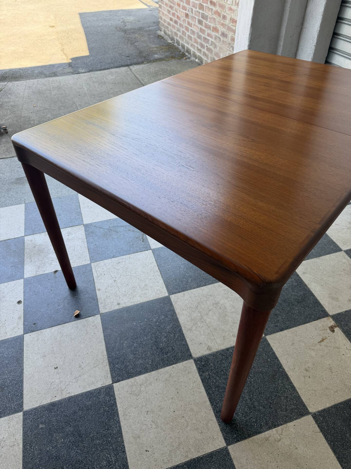 Table danoise en teck HW Klein pour Bramin