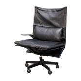 Fauteuil de bureau en cuir par Bernini Italie année, 80