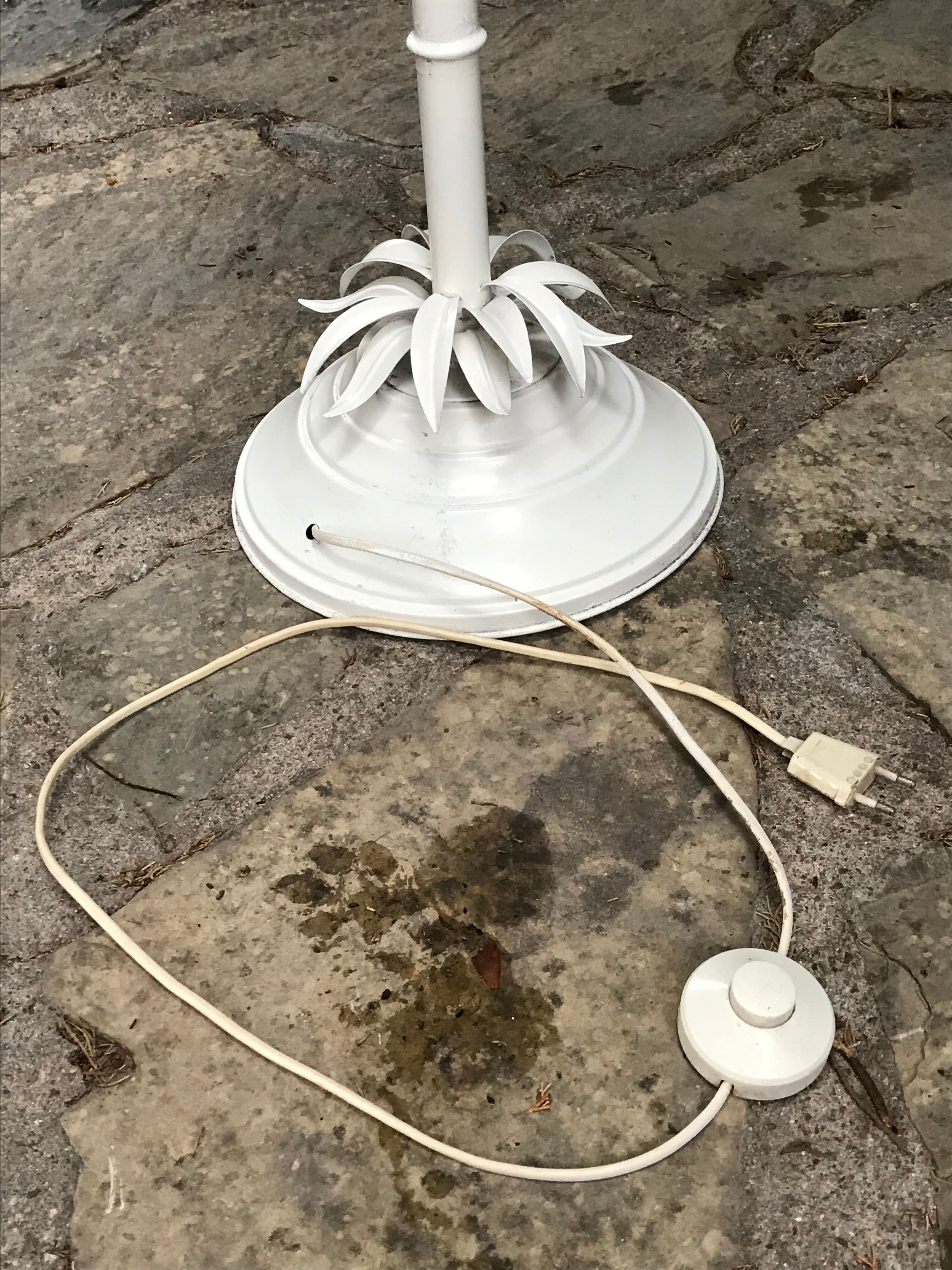 Palm lamppost by Sergio Terzani