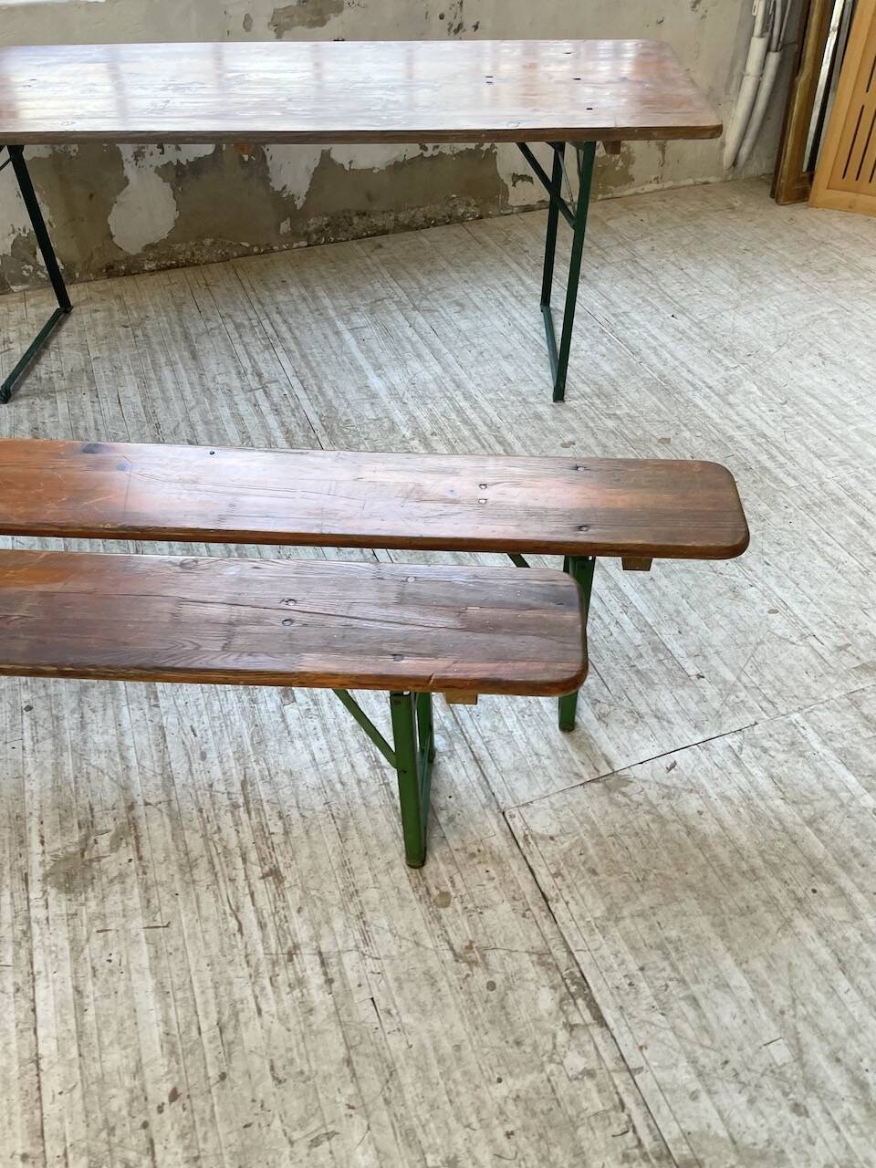 Guinguette table and its 2 benches
