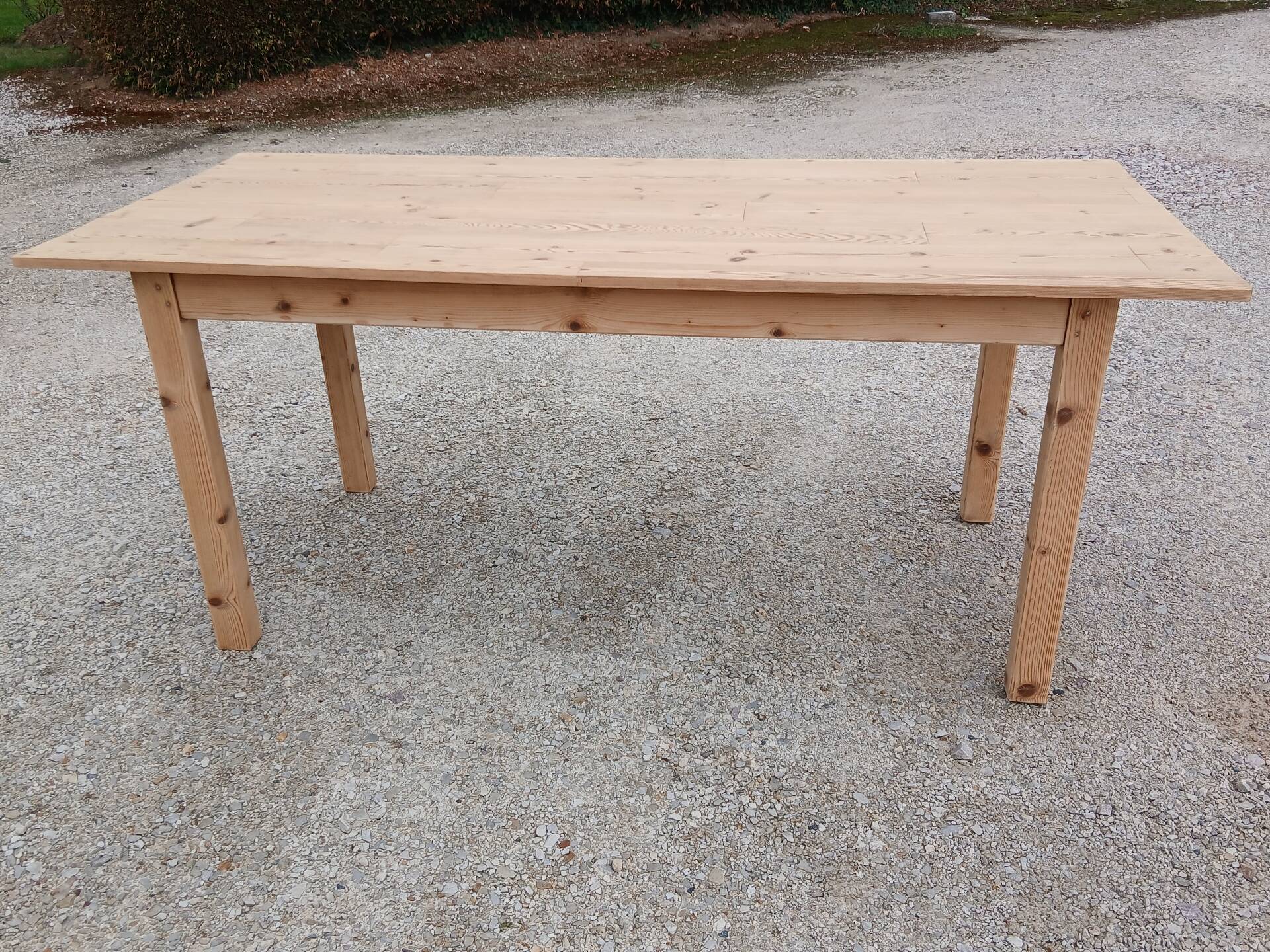Farm table
