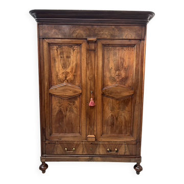 Armoire de style Napoléon III en noyer massif XIX siècle