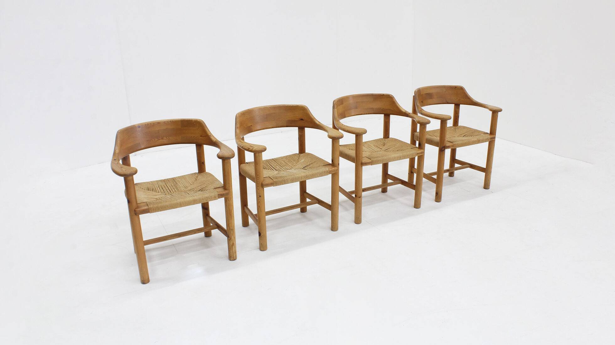 Set vintage dining table and dining chairs pine wood papercord