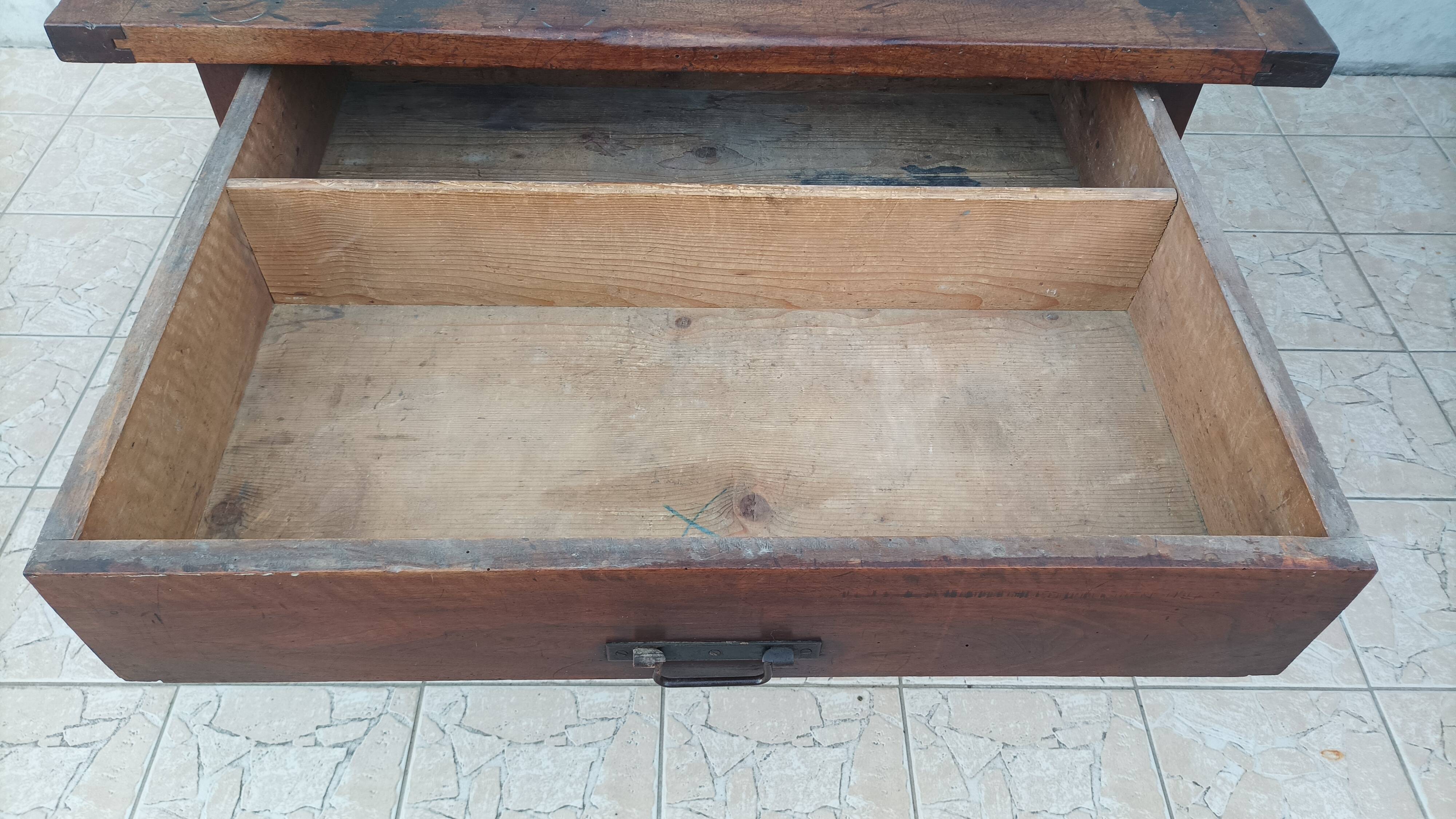 Old central island established trade furniture