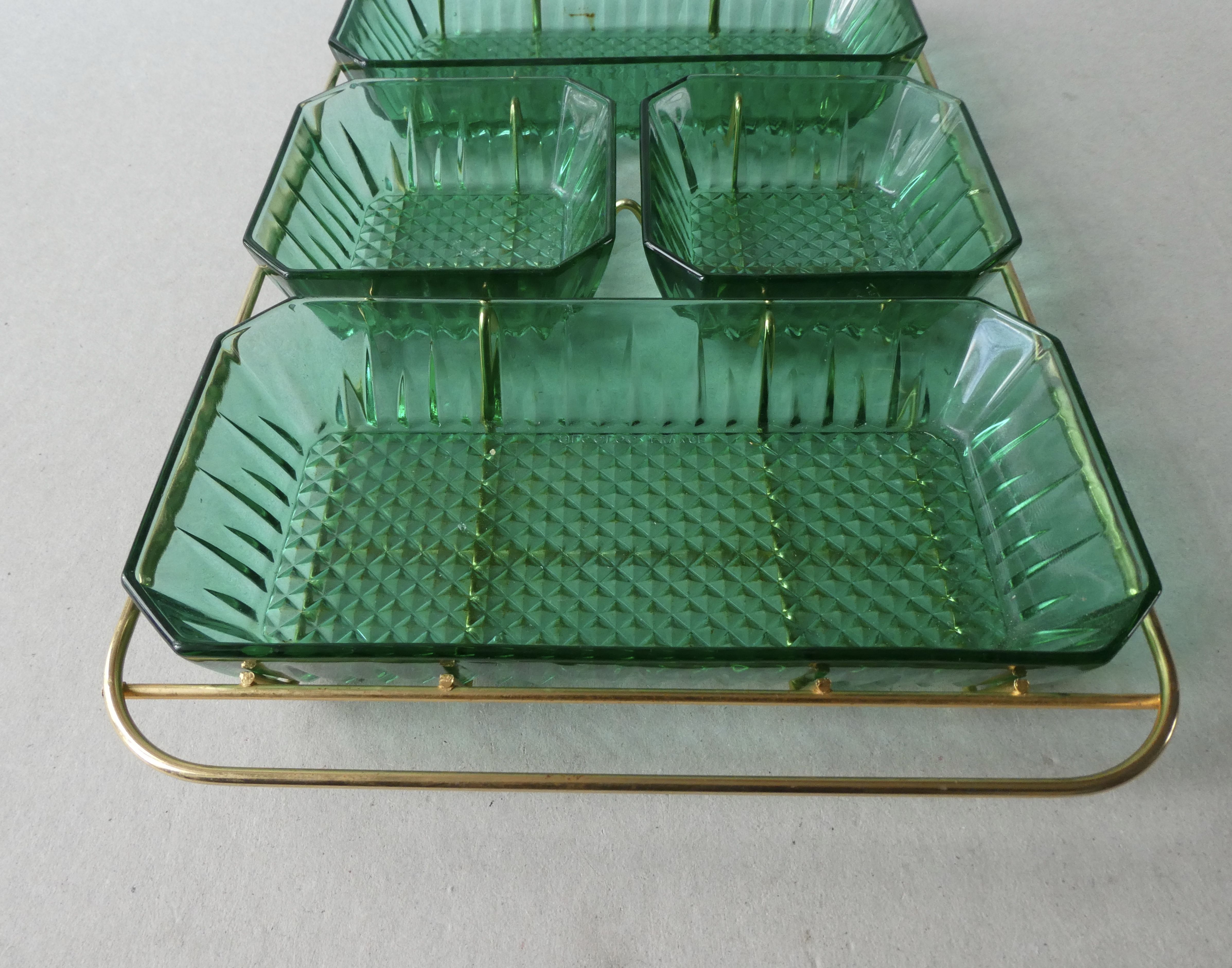 Servant with his 4 green glass cups, Arcoroc France, 70s