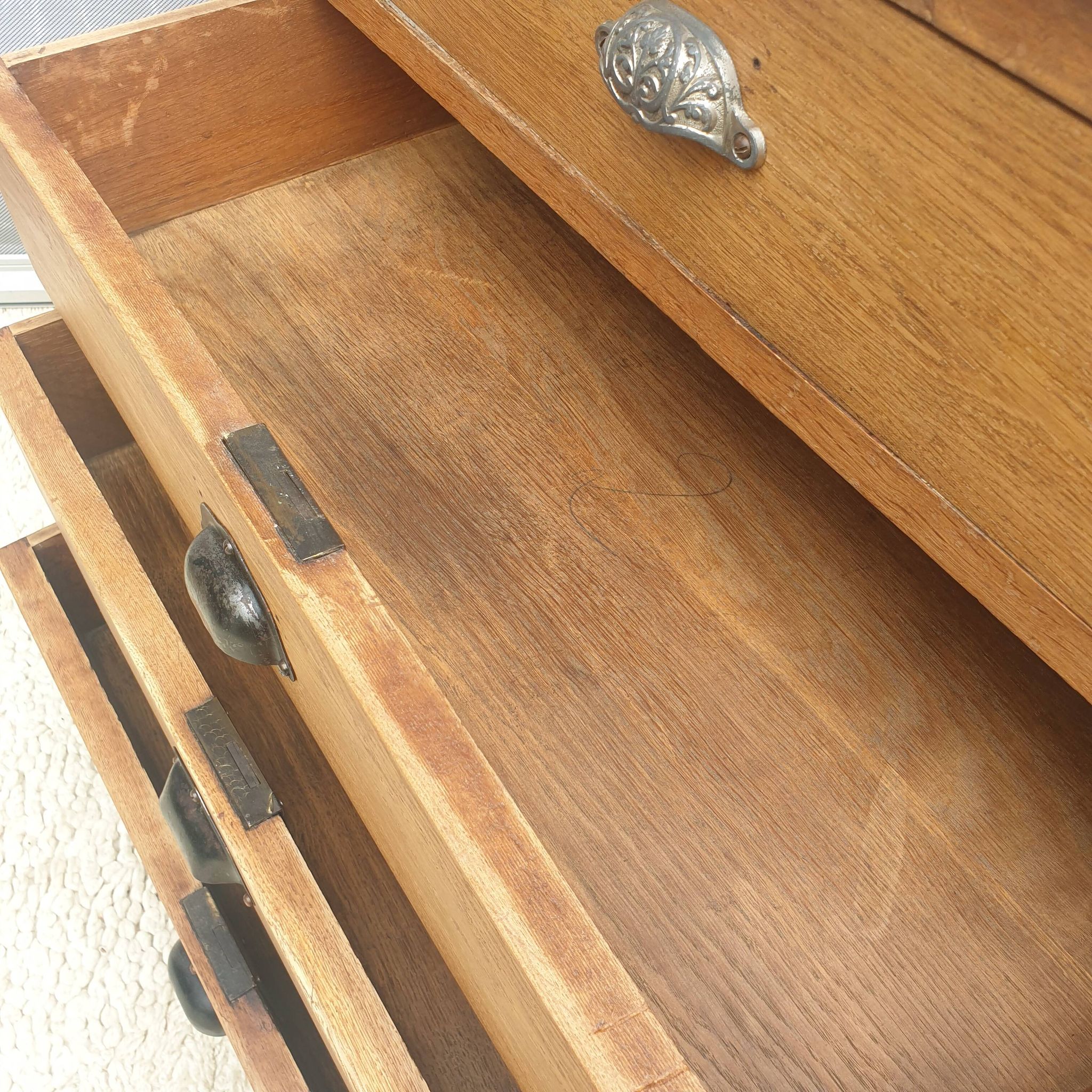 Petite commode Chêne Orme Acajou début XXème