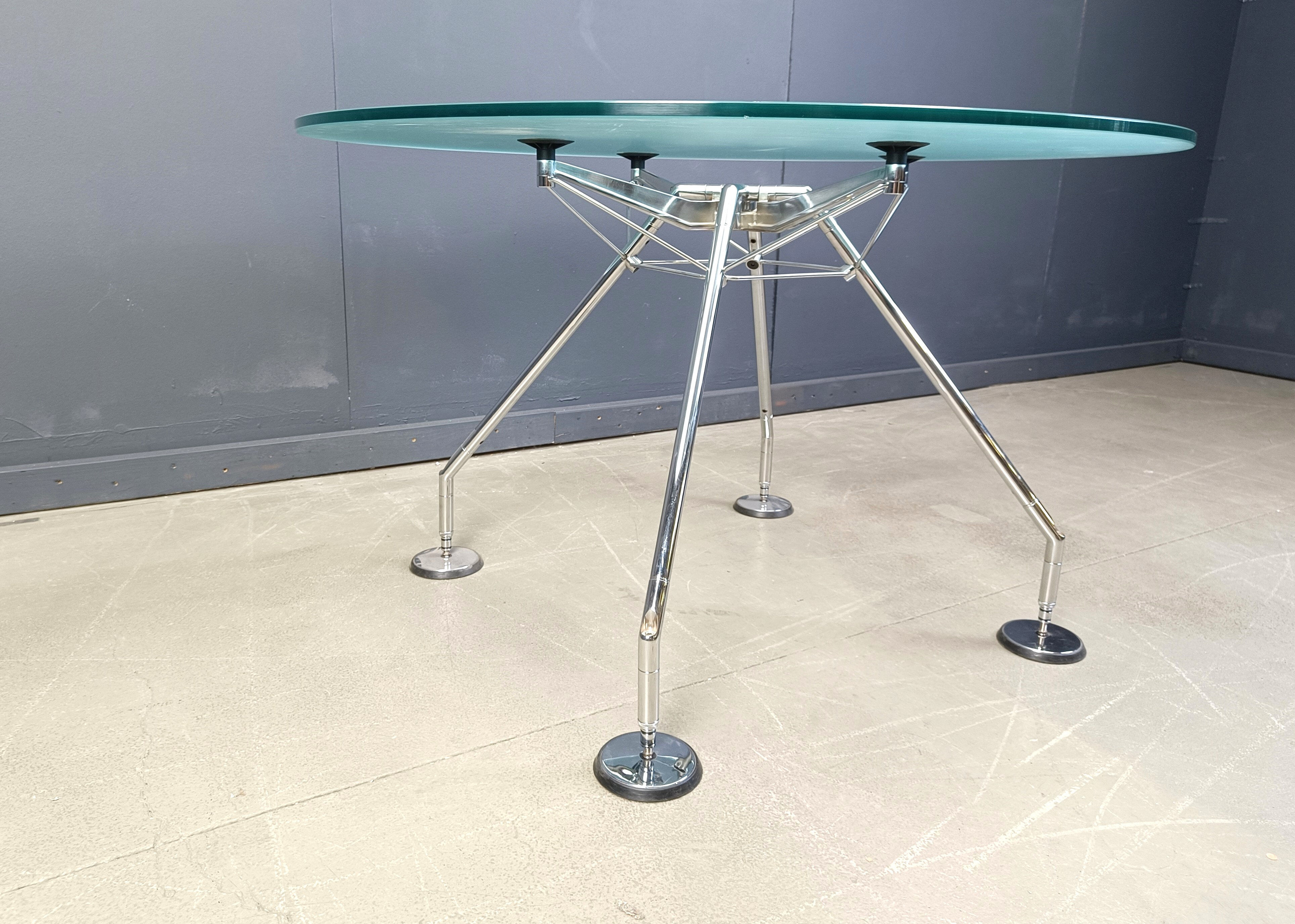 Nomos dining table by Norman Foster for Tecno, 1980s