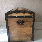 Wooden chest/trunk