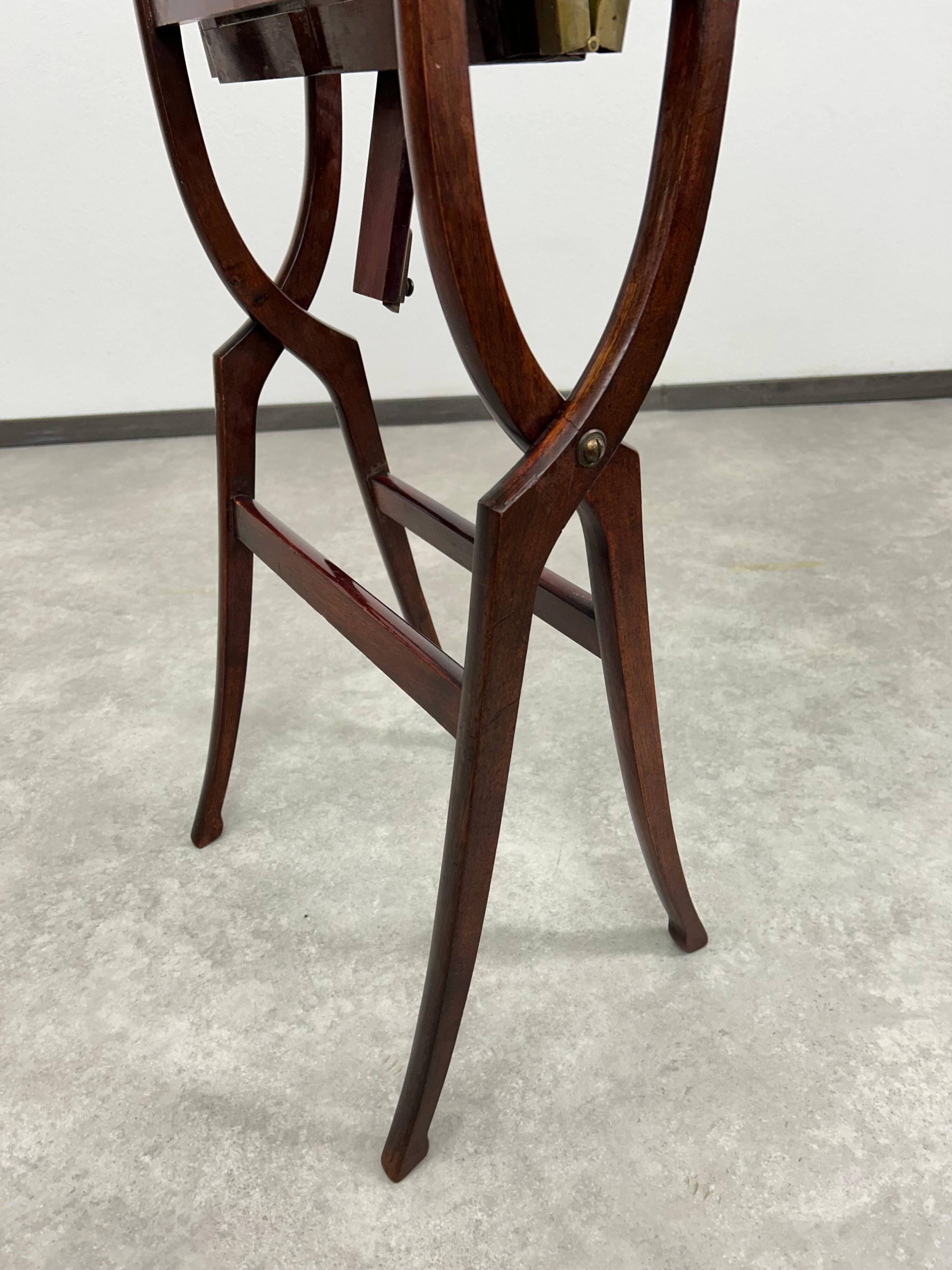 Folding table in mahogany in the style of the Vienna Secession.