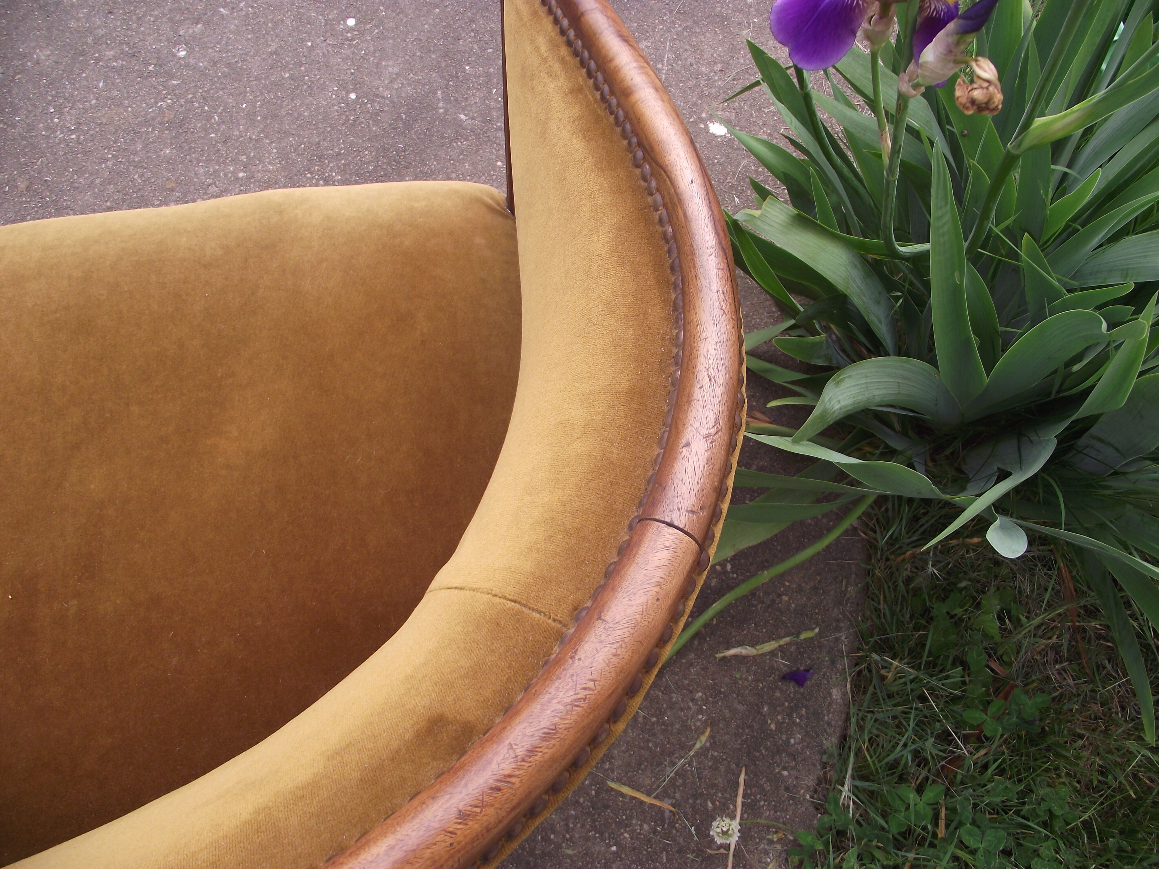 Art Deco 2-seater sofa in solid walnut