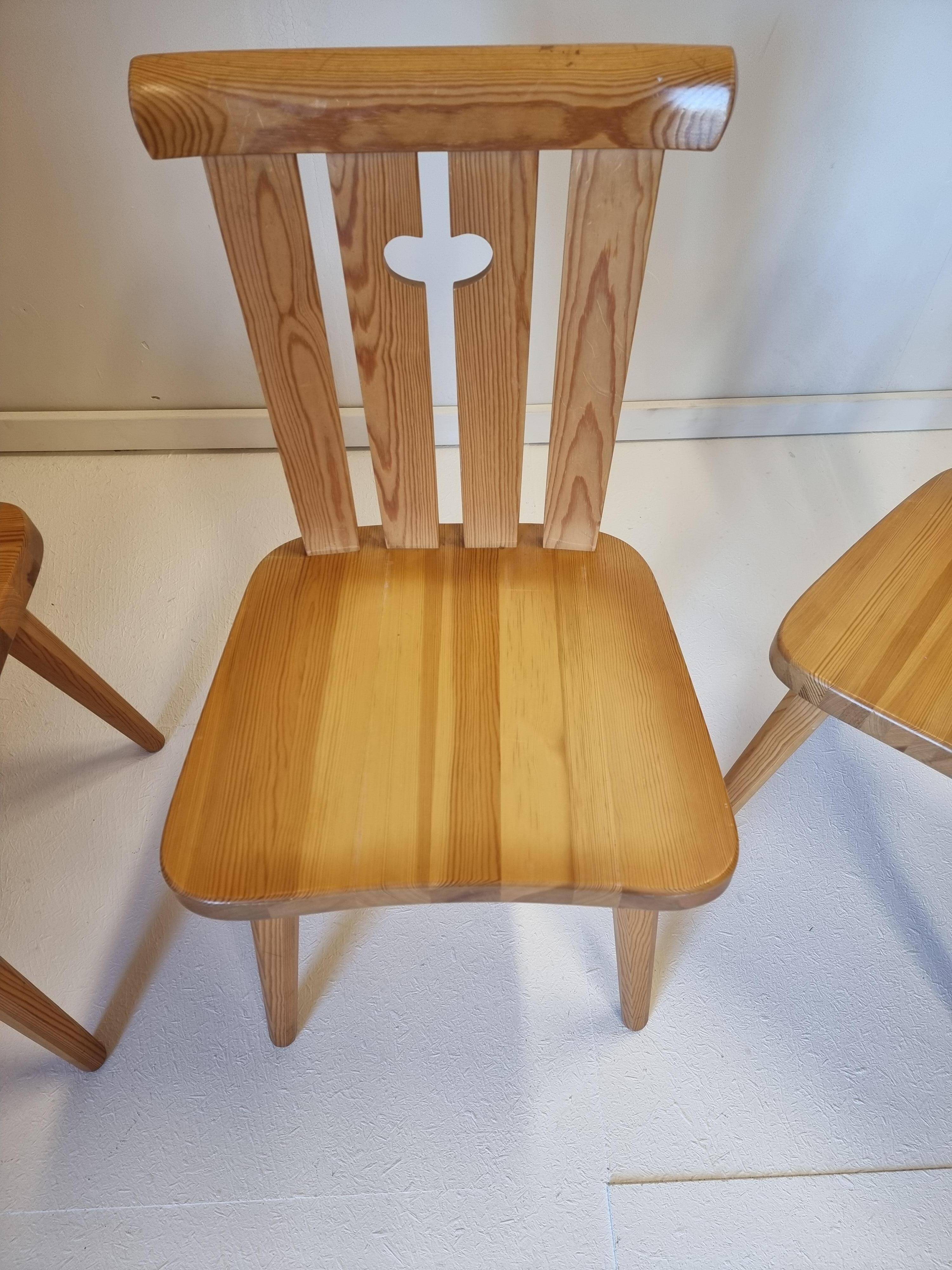 Göran Malmvall, Ensemble '8' with pine chairs, Sportstugemöbler / Scandinavian Modernity
