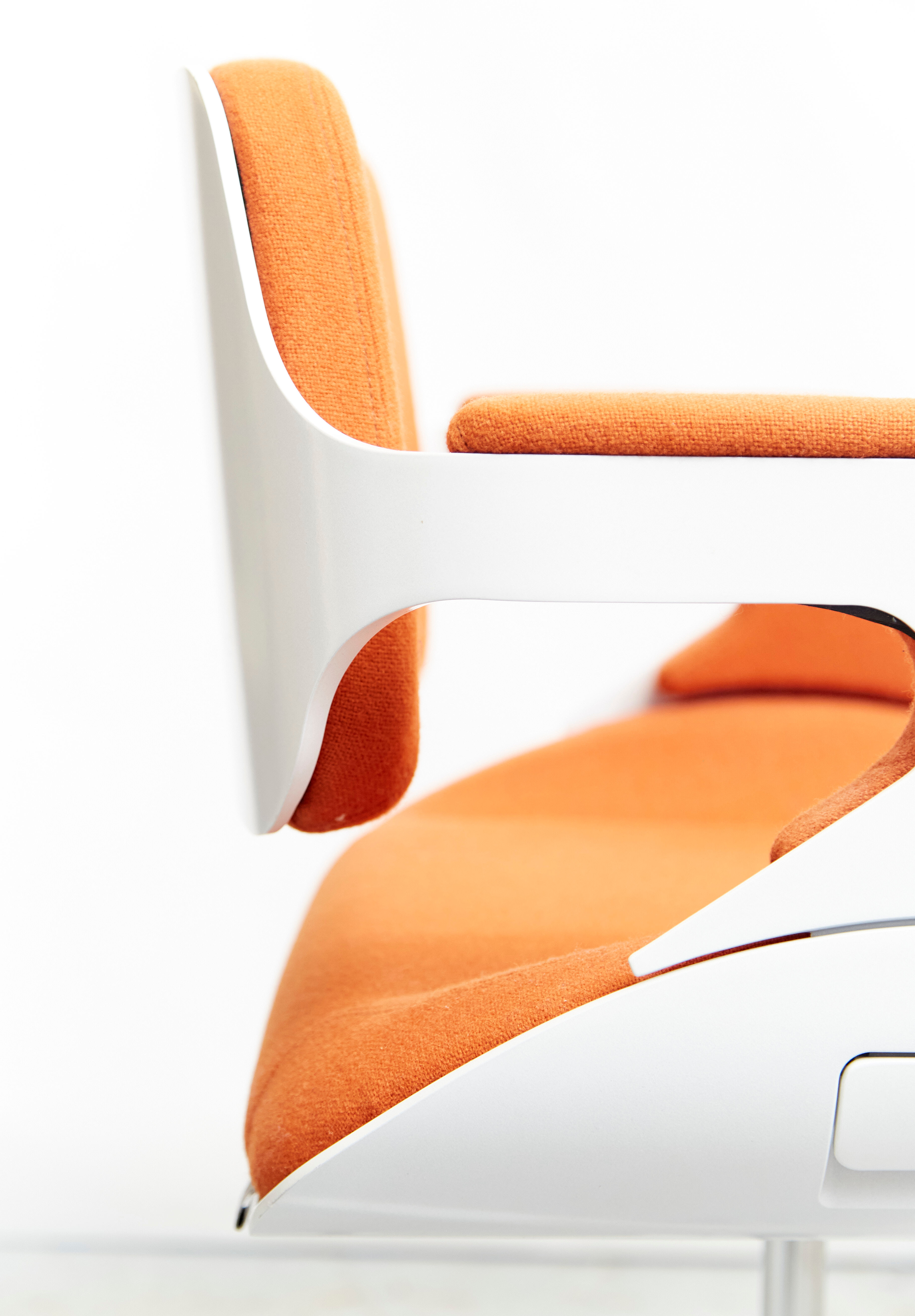 Zaha Hadid conference armchair Silver S101 for Interstuhl