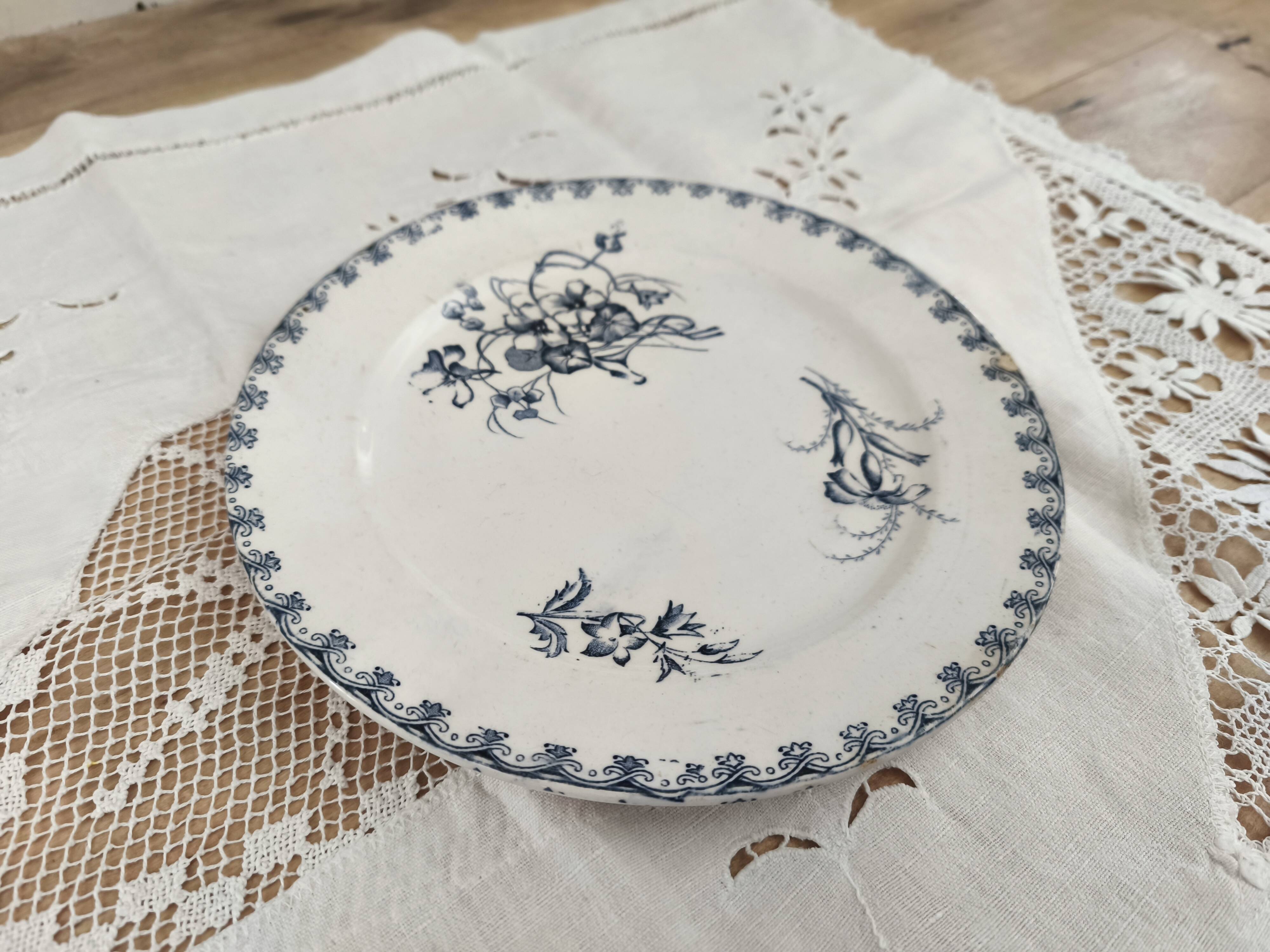 Art Nouveau dessert plate Terre de Fer U&C Sarreguemines model Véga