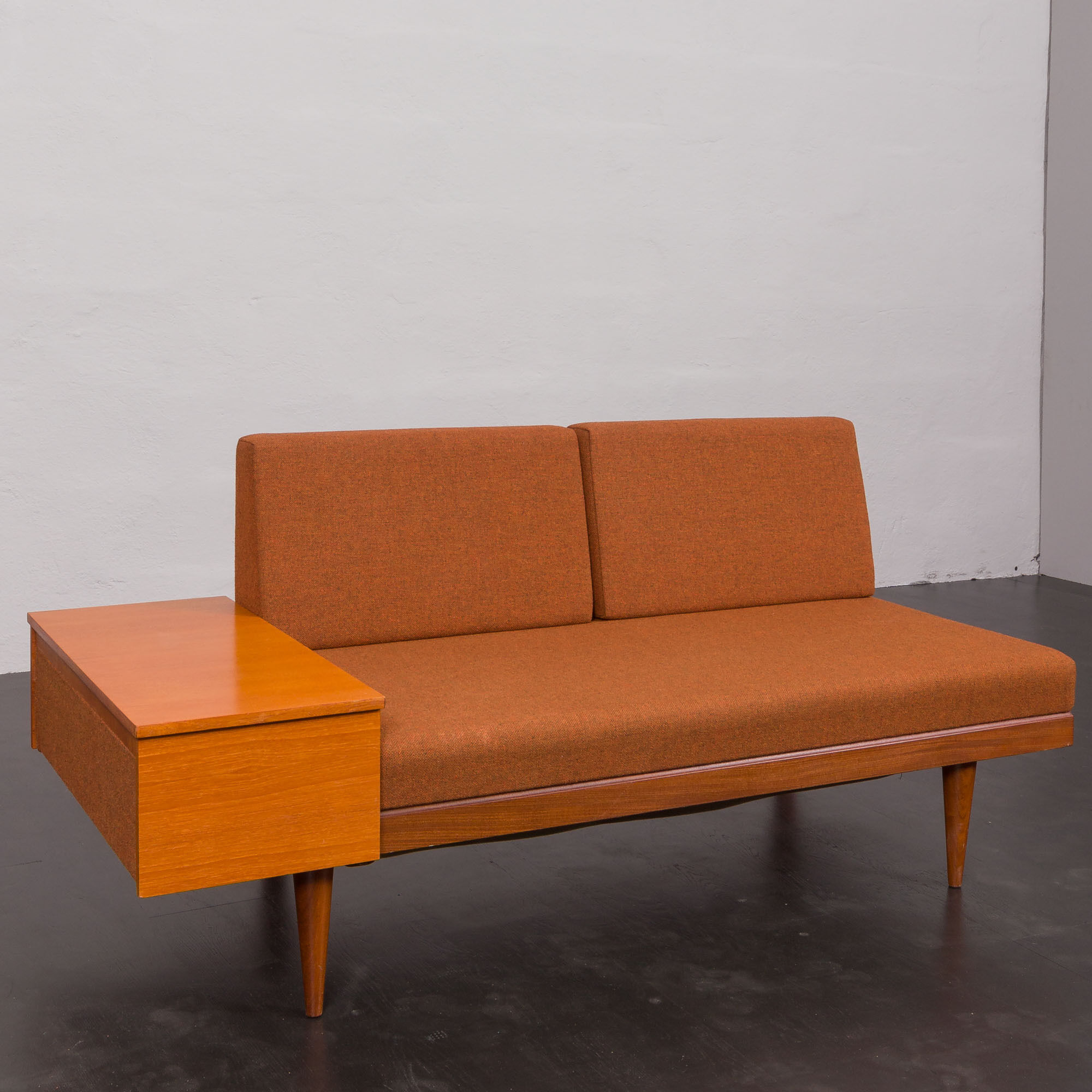 Svane daybed by Igmar Relling in original dark orange wool upholstery, Norway 1970s